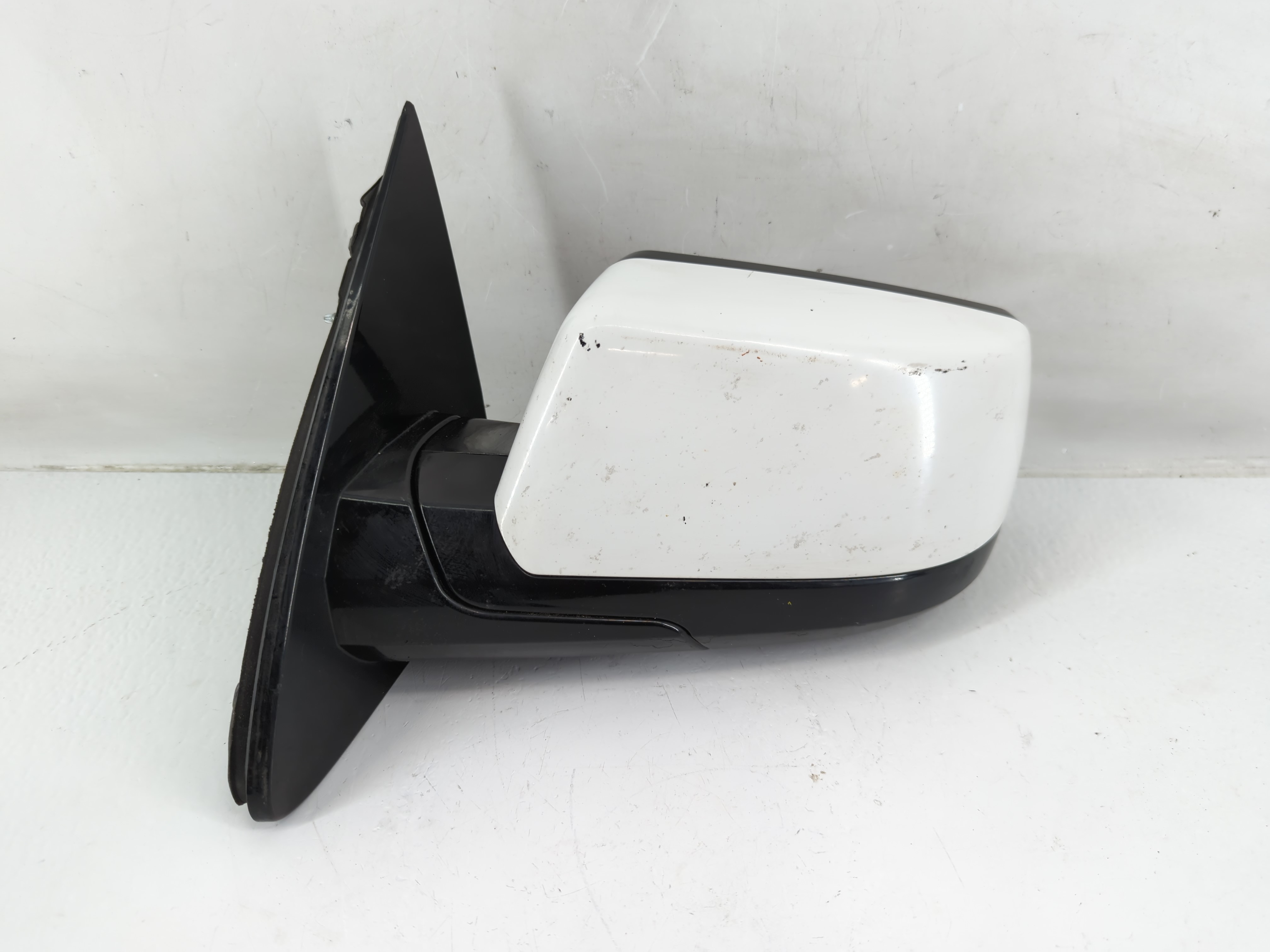 Gmc Yukon Xl Driver Left Side View Power Door Mirror White 1139810 - Oemusedautoparts1.com