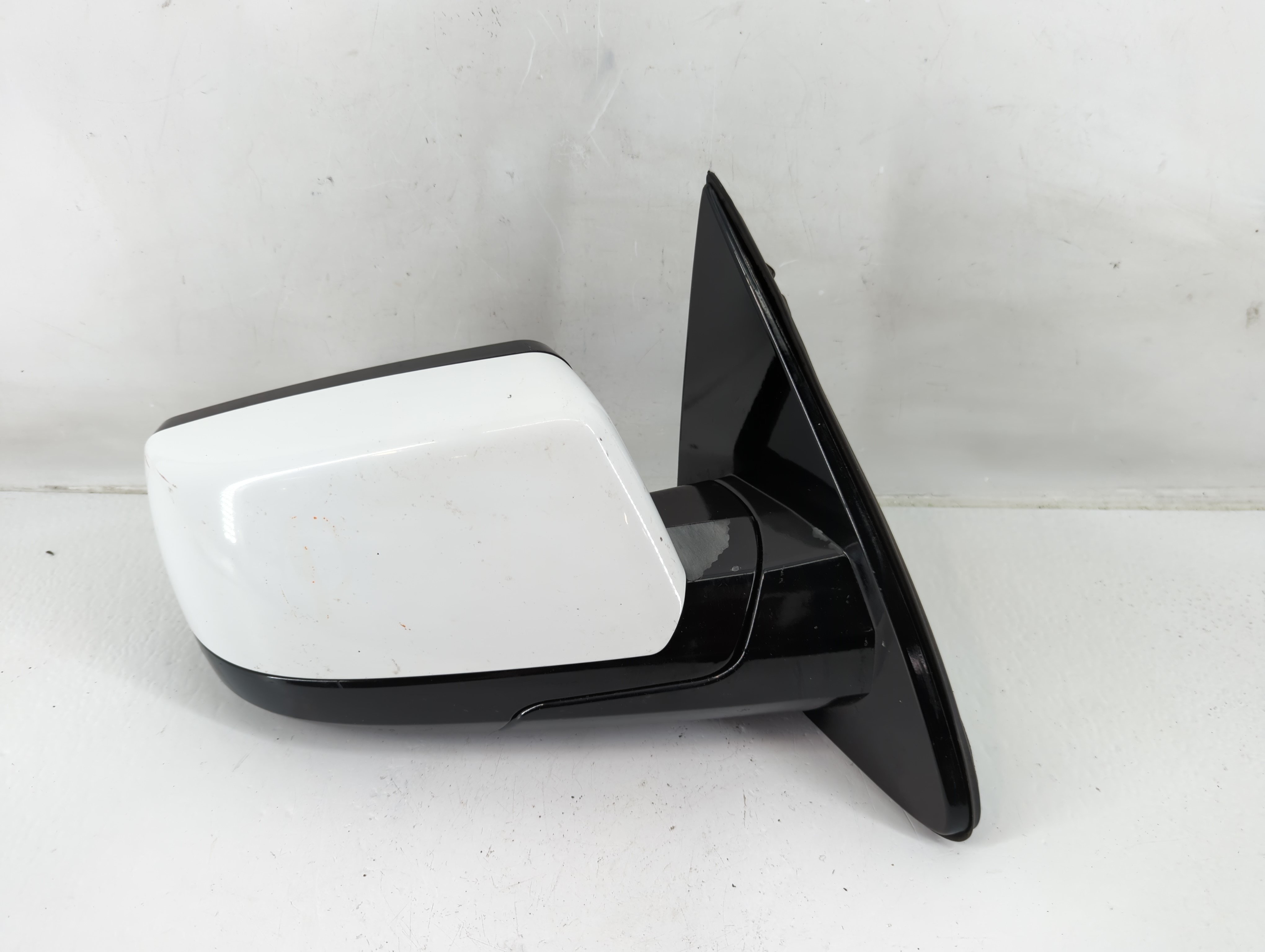 Picture of Gmc Yukon Xl Passenger Right Side View Power Door Mirror White 1139811