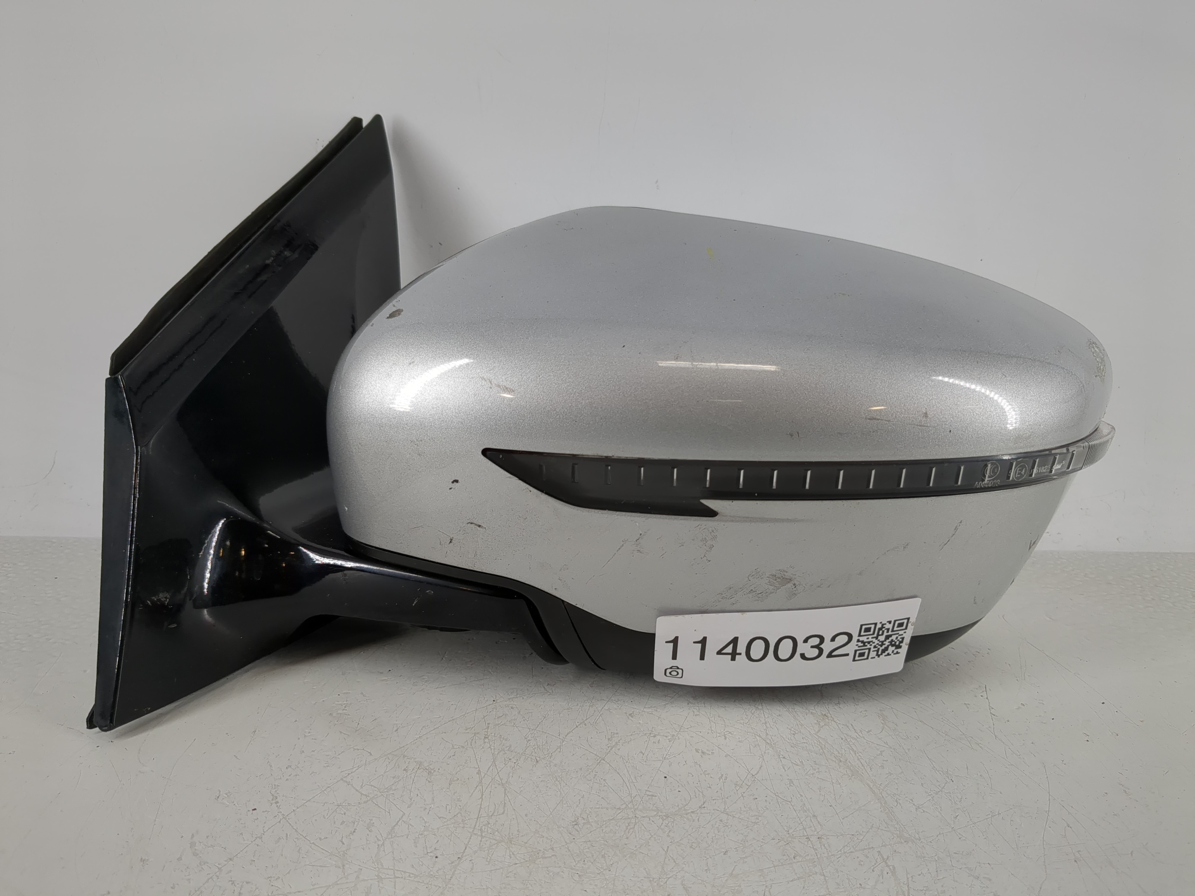 2016-2022 Nissan Murano Driver Left Side View Power Door Mirror Silver 1140032 - Oemusedautoparts1.com