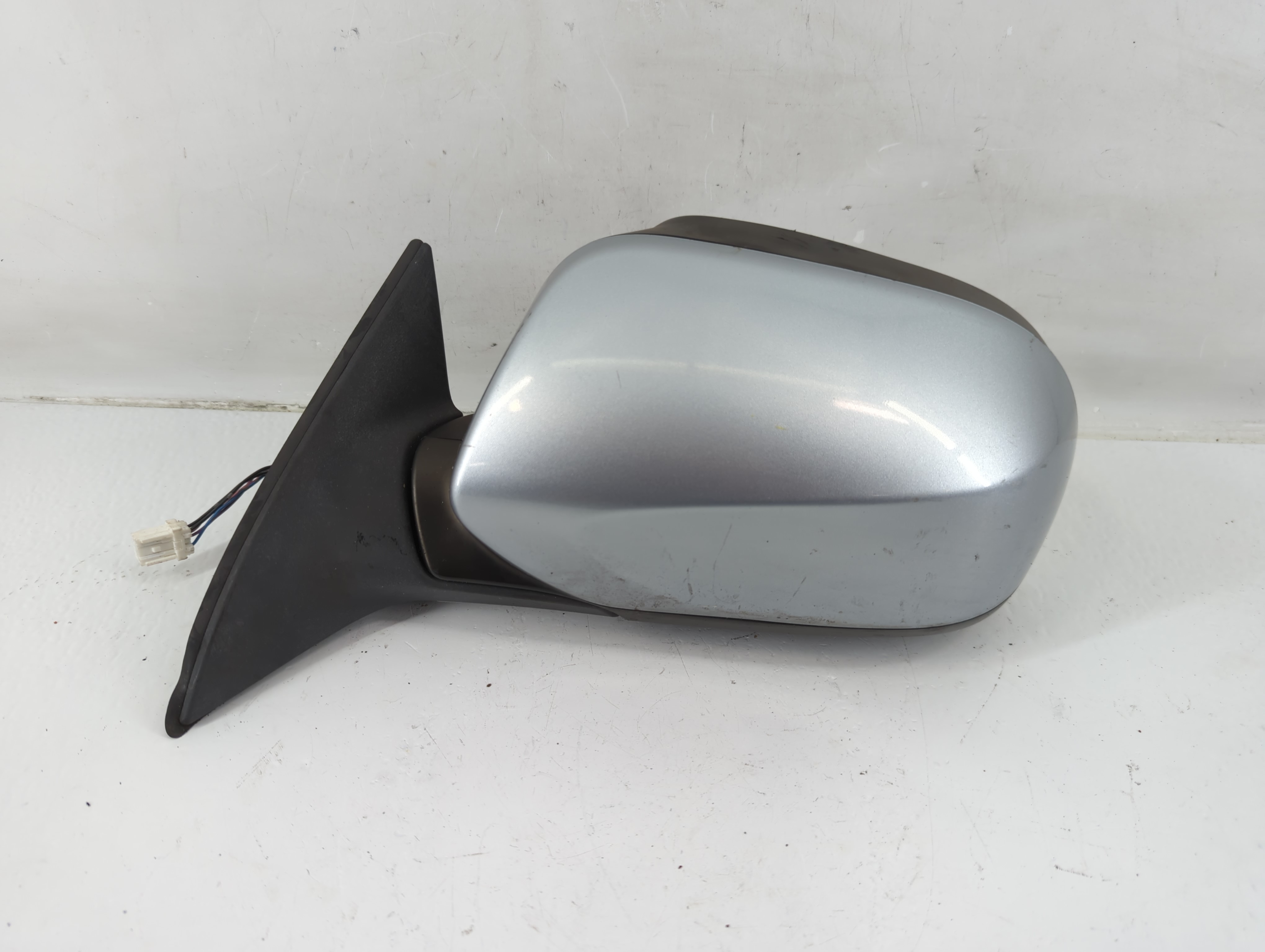 2011-2014 Subaru Legacy Driver Left Side View Power Door Mirror Silver 1140036 - Oemusedautoparts1.com
