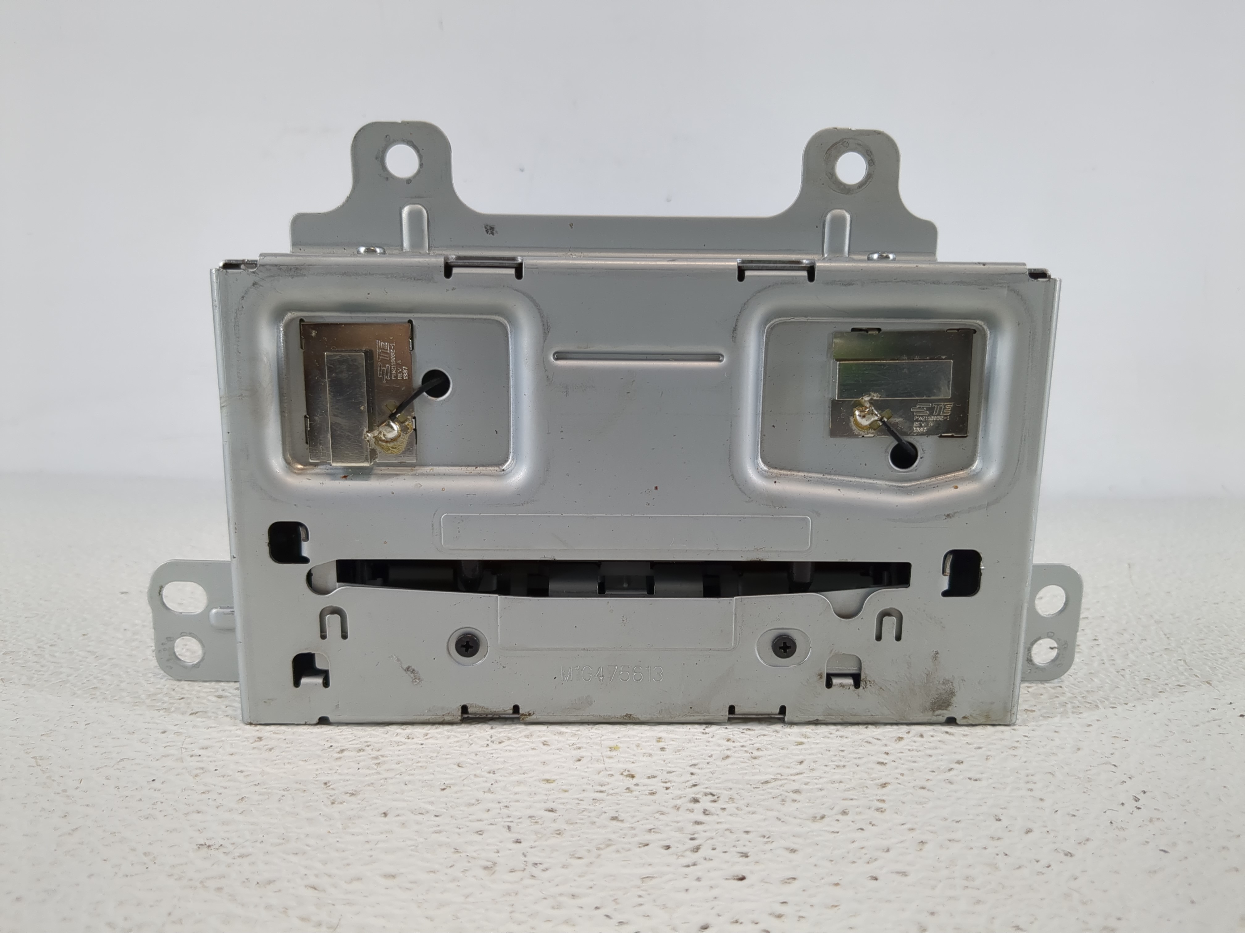 2014-2014 Chevrolet Equinox Am Fm Cd Player Radio Receiver 1140229 - Oemusedautoparts1.com