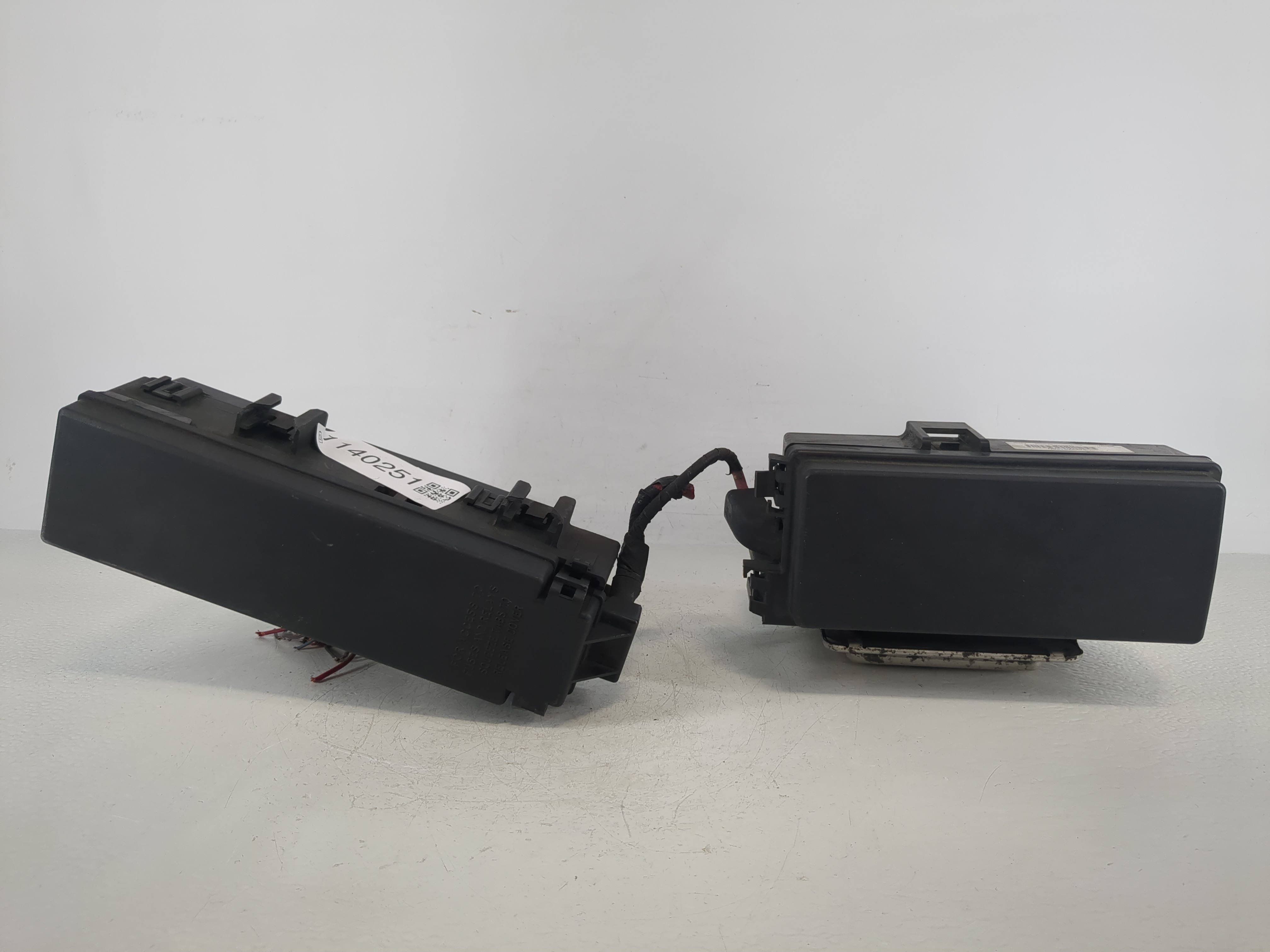 Picture of 2005-2005 Dodge Durango Fusebox Fuse Box Relay Module Tipm 04692013ad 1140251