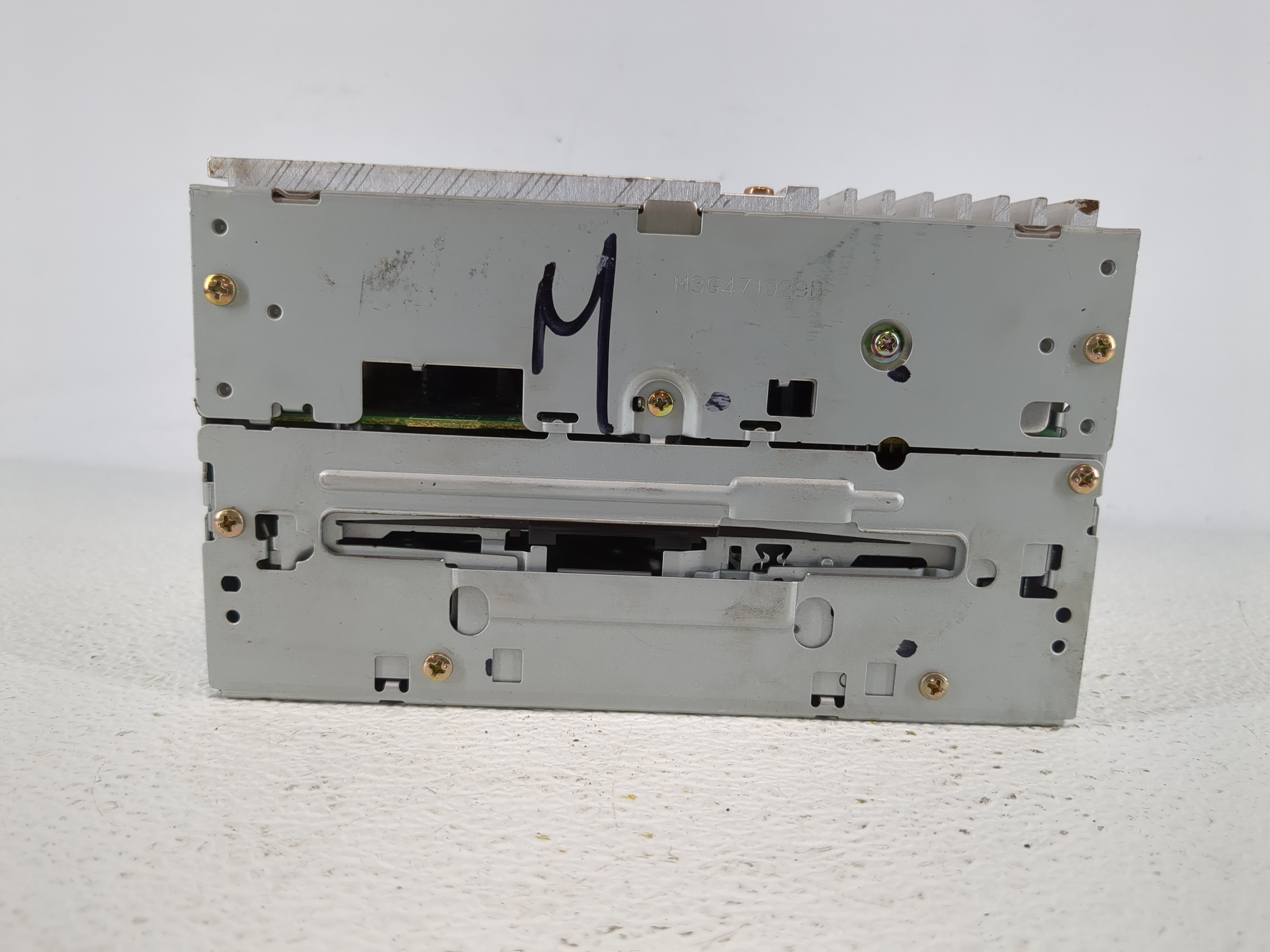 Picture of 2004-2005 Nissan Titan Am Fm Cd Player Radio Receiver 1140316