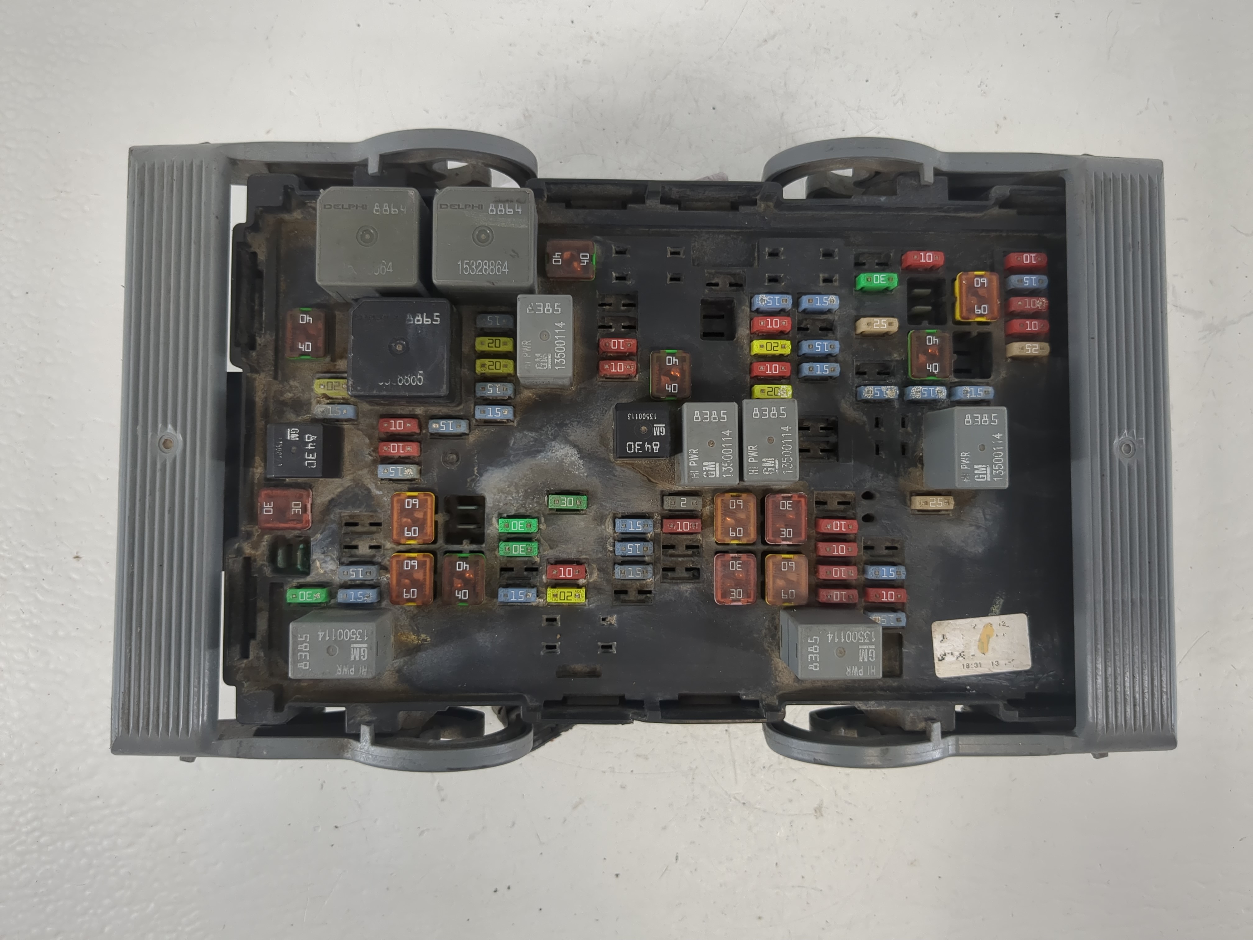 2010-2013 Chevrolet Silverado 1500 Fusebox Fuse Box Relay Module 1140319 - Oemusedautoparts1.com