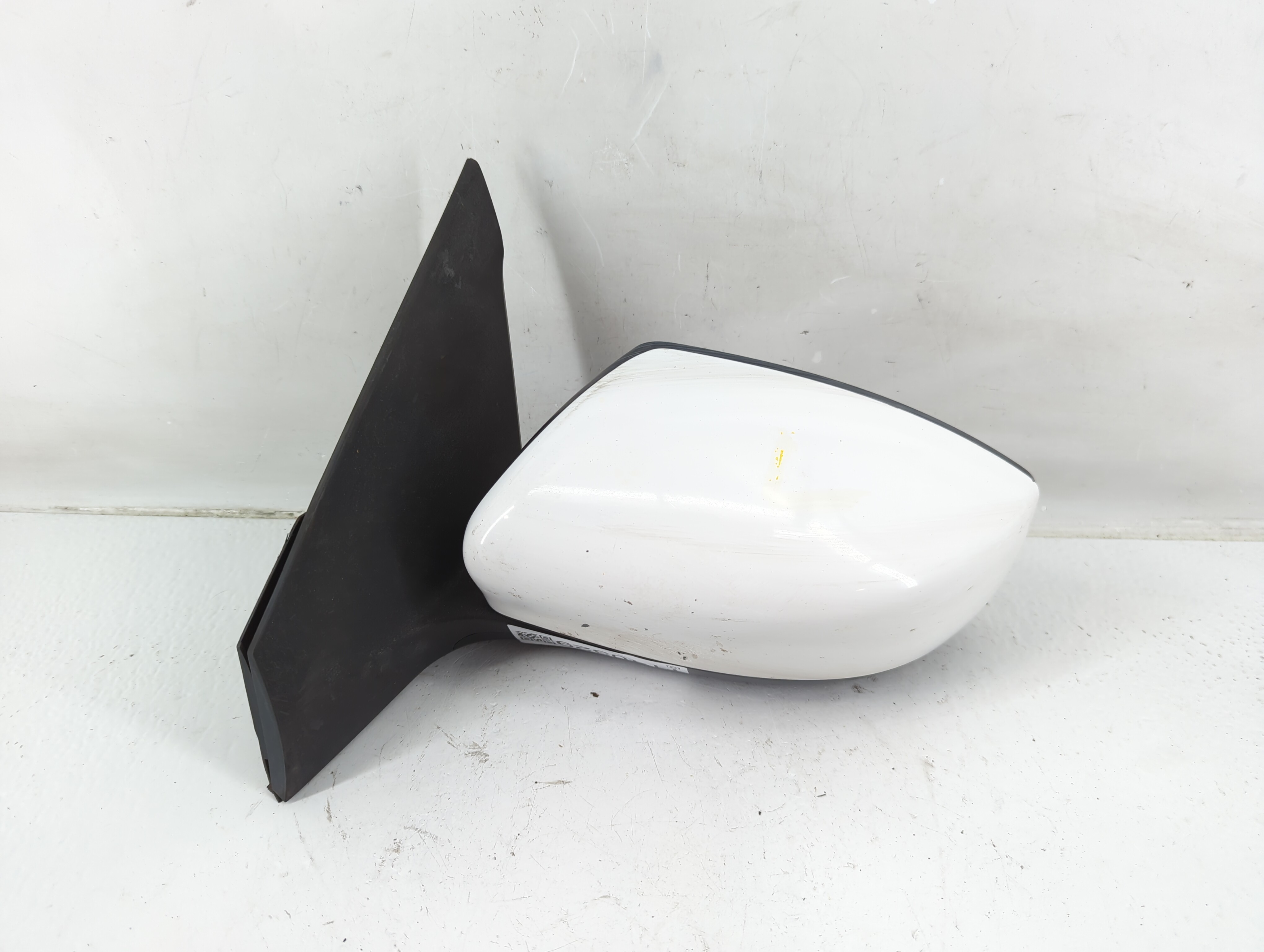 2016-2019 Nissan Sentra Driver Left Side View Power Door Mirror White 1140329 - Oemusedautoparts1.com