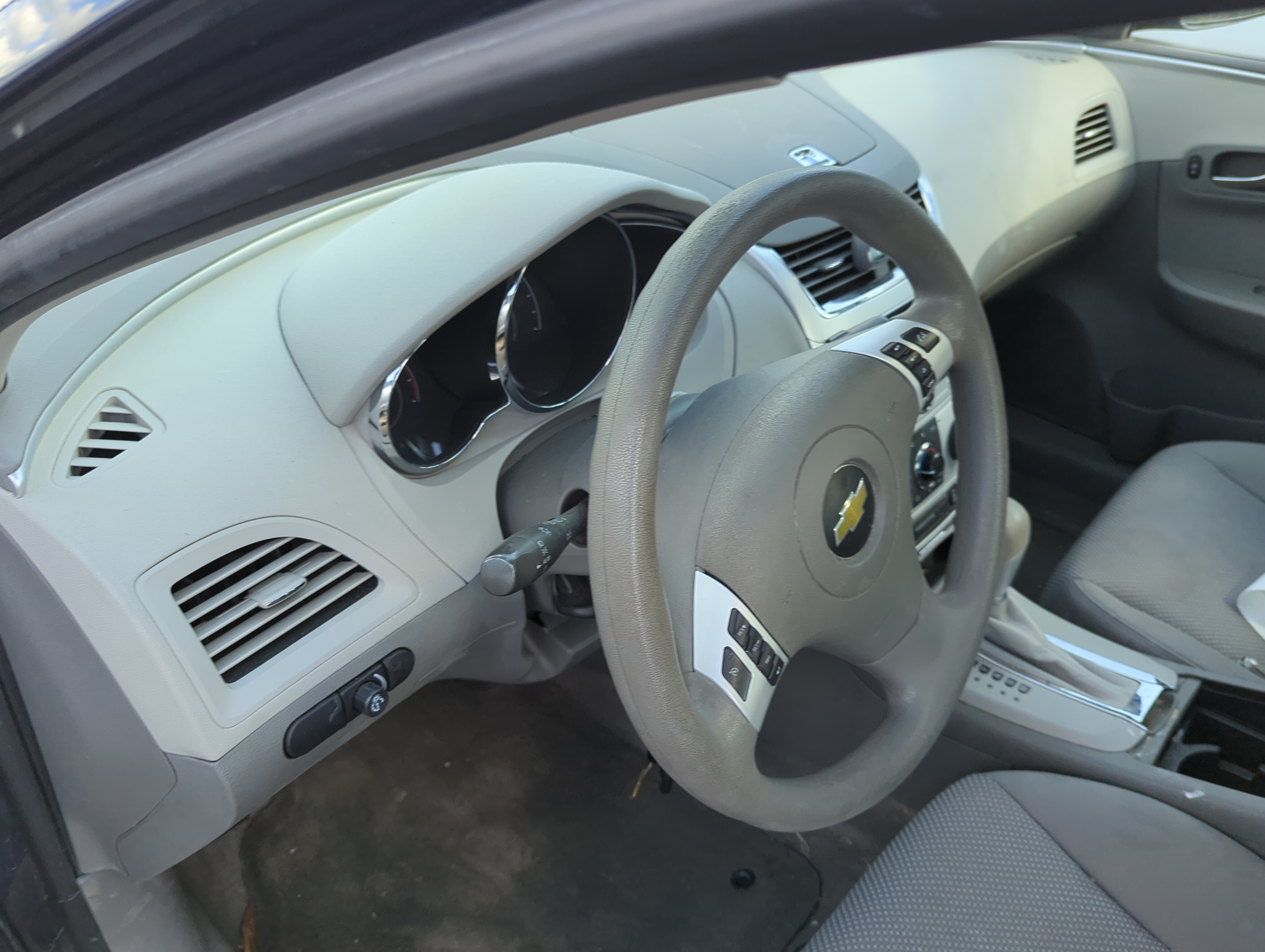 Picture of 2008-2012 Chevrolet Malibu Air Bag Driver Left Steering Wheel Mounted 1140377