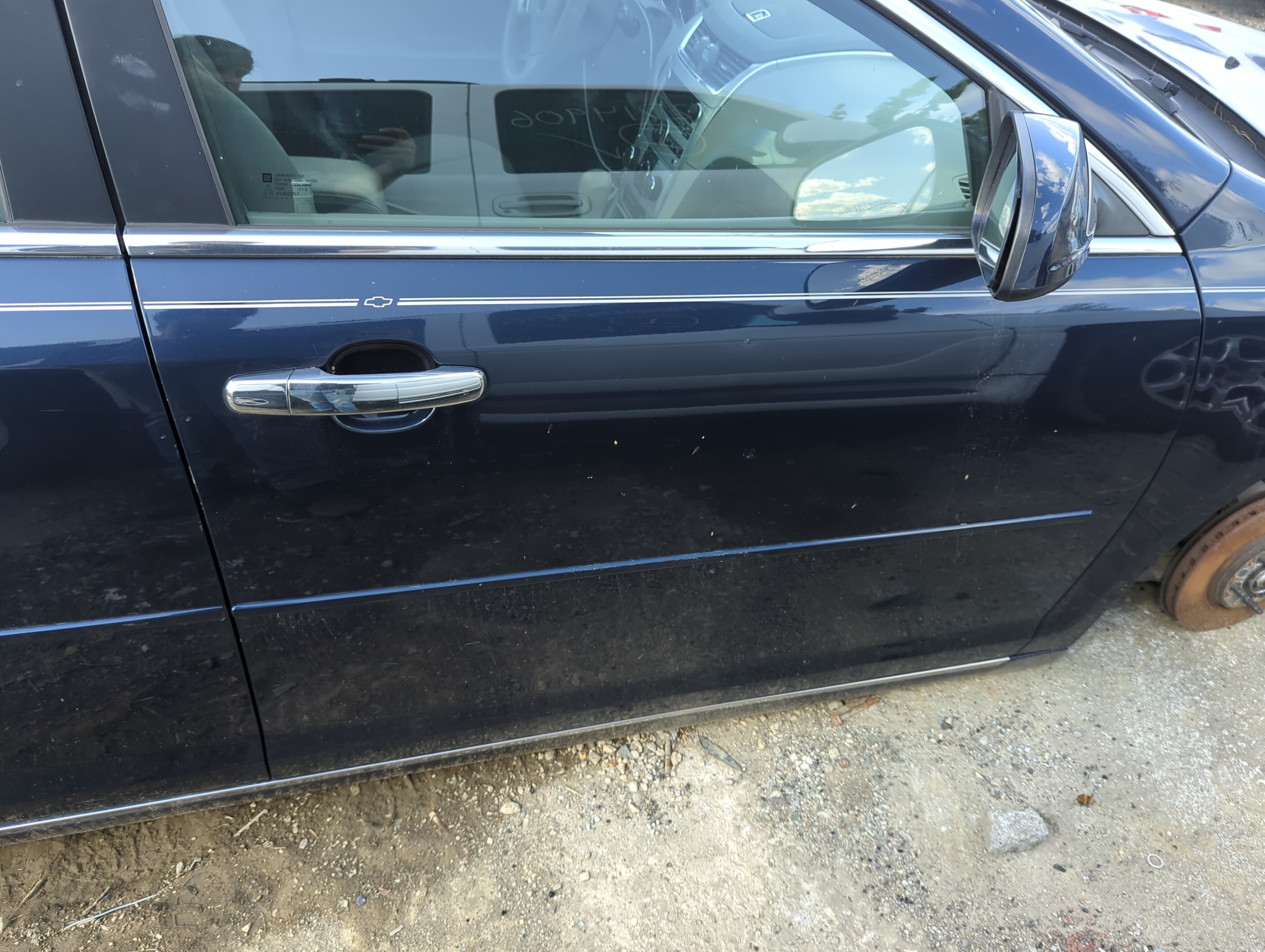 Picture of 2008-2012 Chevrolet Malibu Passenger Front Door Oem 1140417
