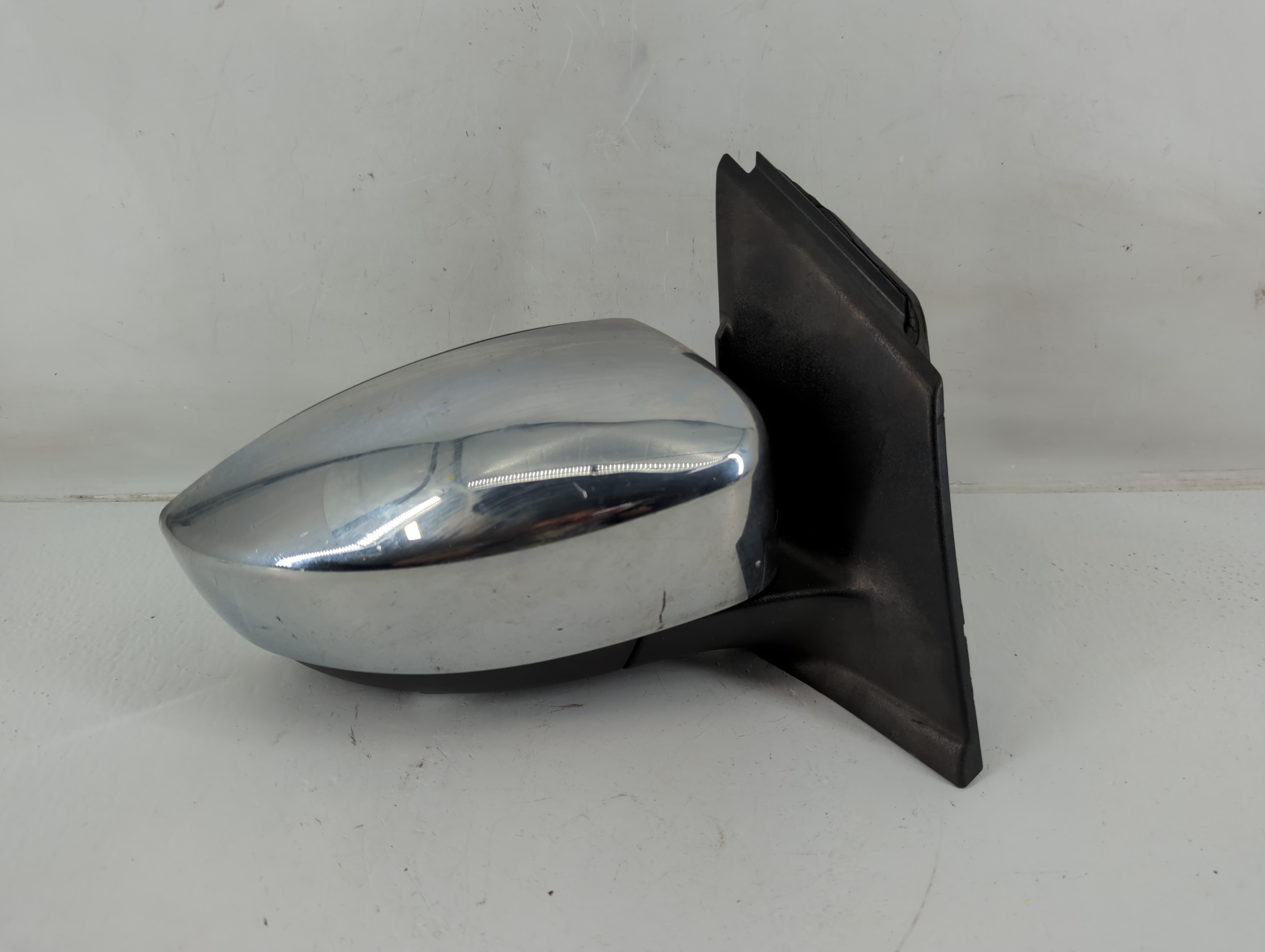 2014-2016 Ford Escape Passenger Right Side View Power Door Mirror Chrome 1140599 - Oemusedautoparts1.com
