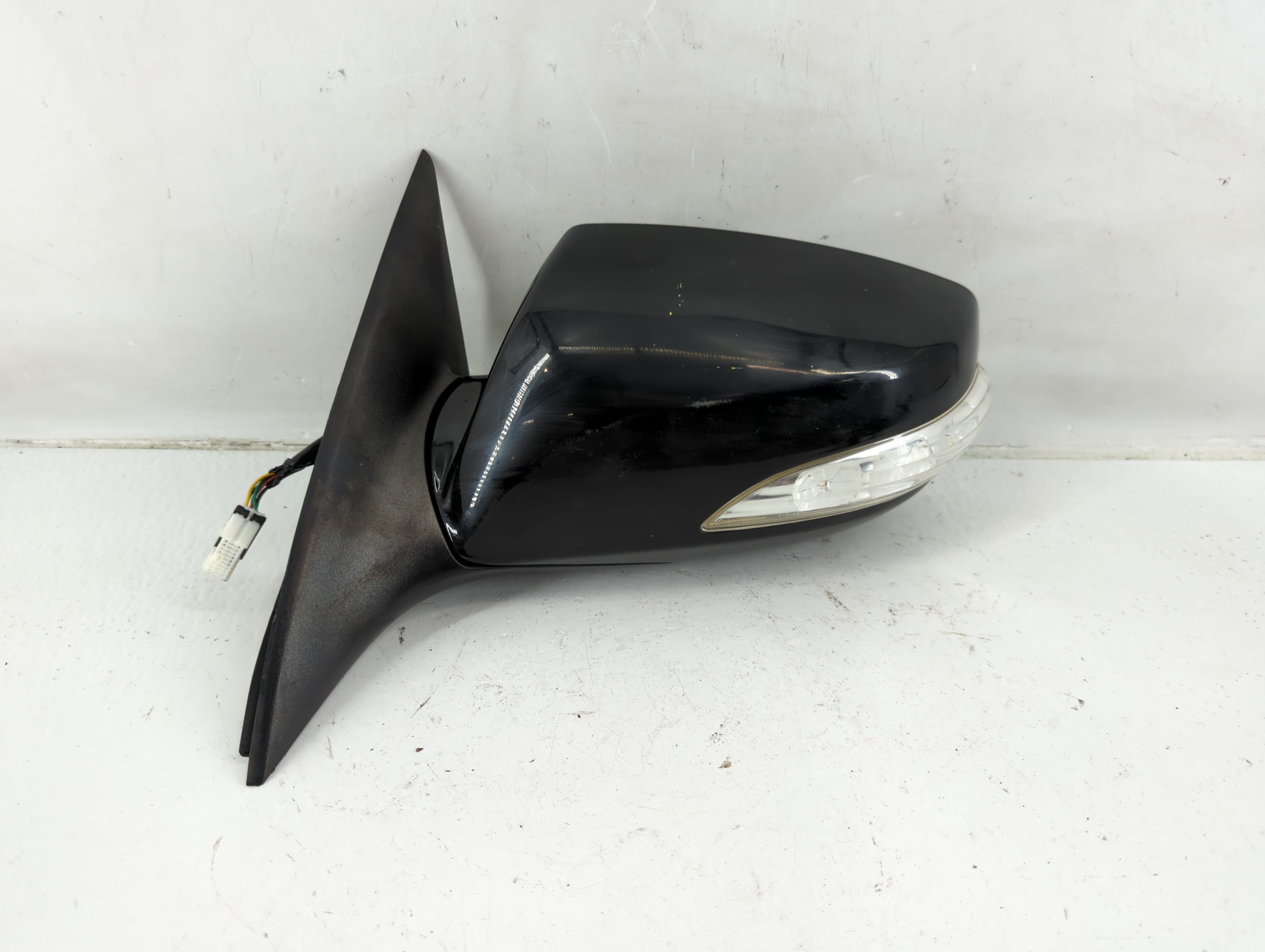 Picture of 2009-2016 Hyundai Genesis Driver Left Side View Power Door Mirror Blue 1140631
