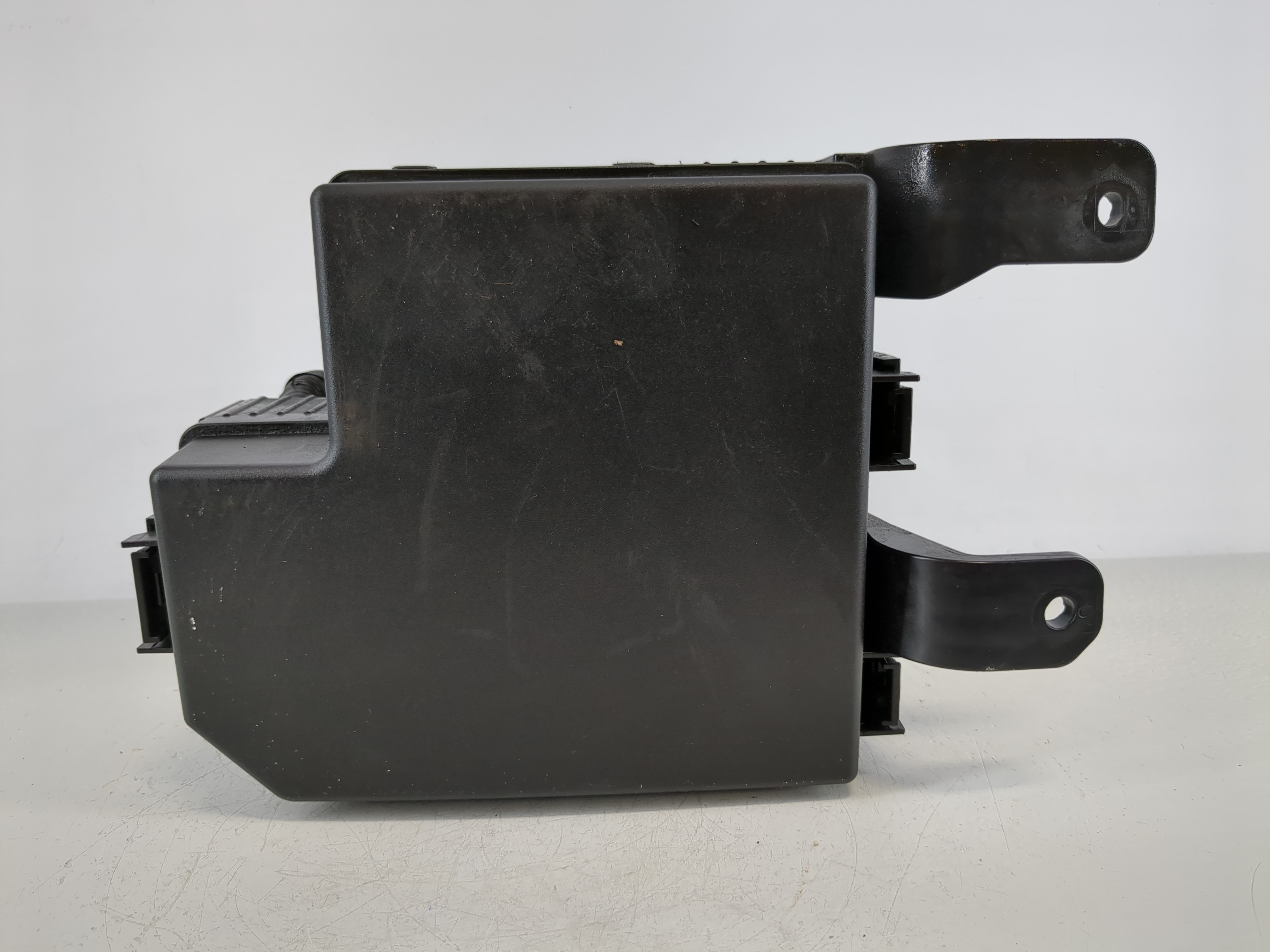 2011-2013 Kia Sorento Fusebox Fuse Box Relay Module 1140686 - Oemusedautoparts1.com