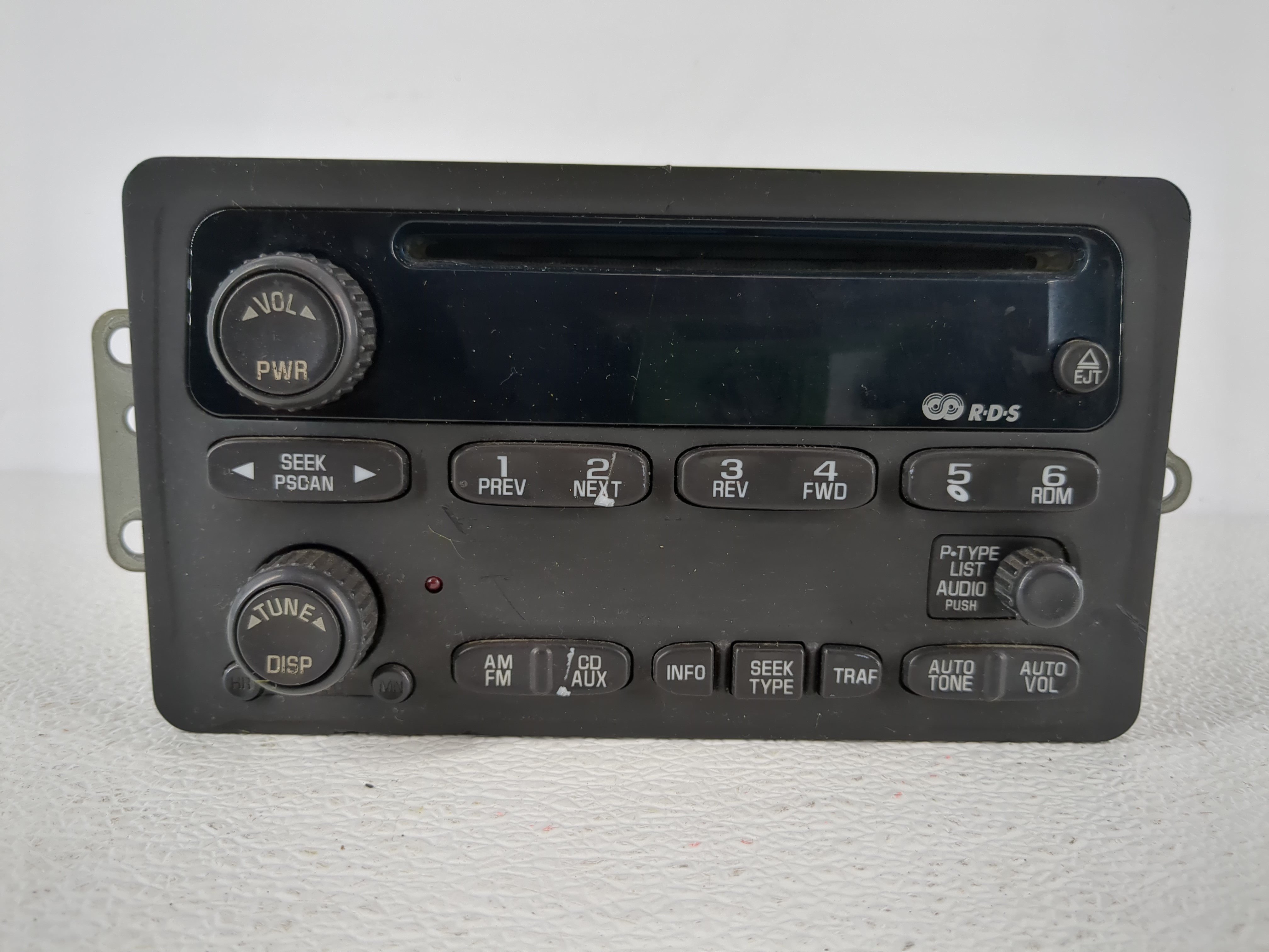 2000-2001 Chevrolet Impala Am Fm Cd Player Radio Receiver 1140715 - Oemusedautoparts1.com