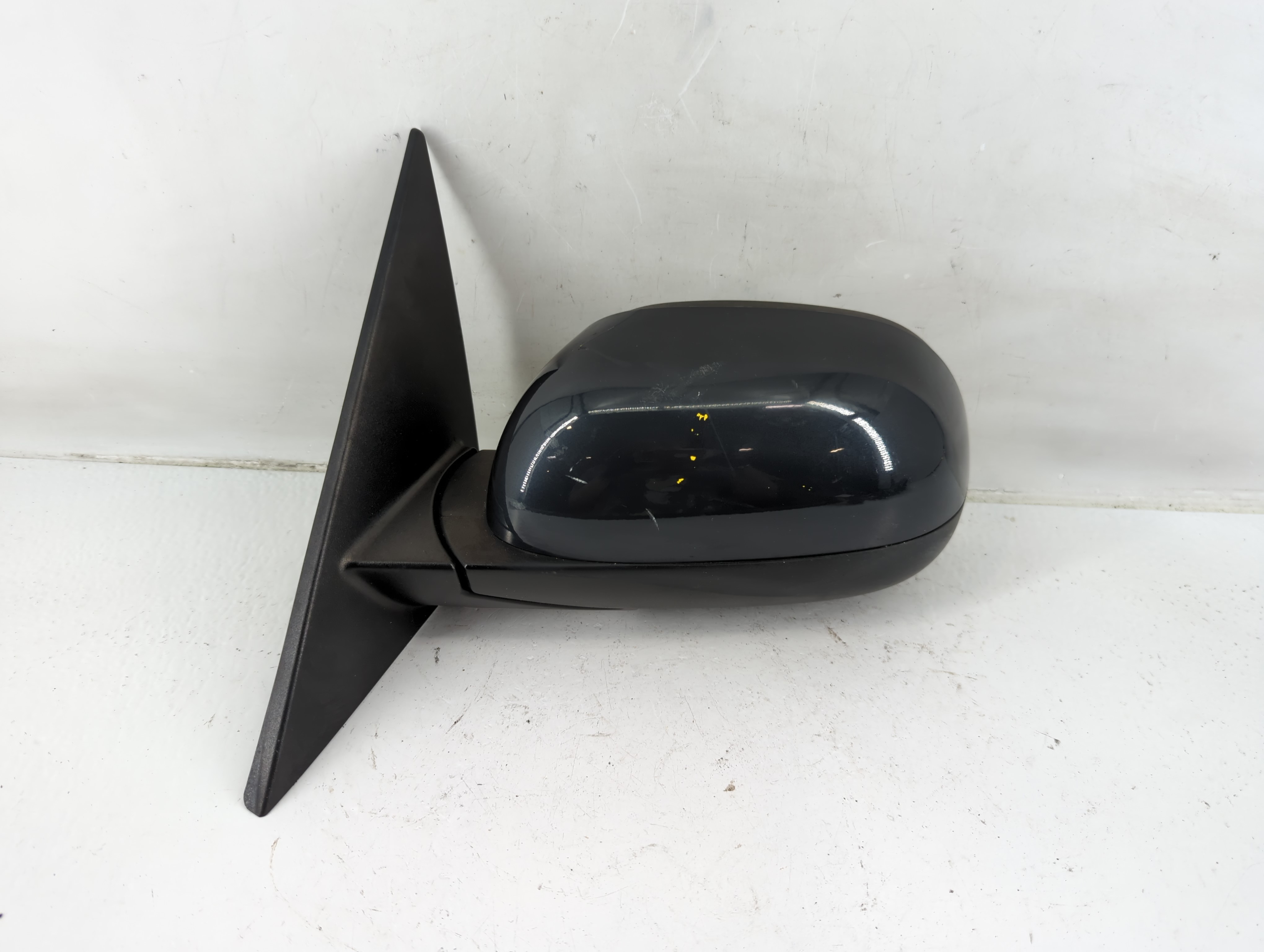 2014-2019 Kia Soul Driver Left Side View Power Door Mirror Blue 1140737 - Oemusedautoparts1.com