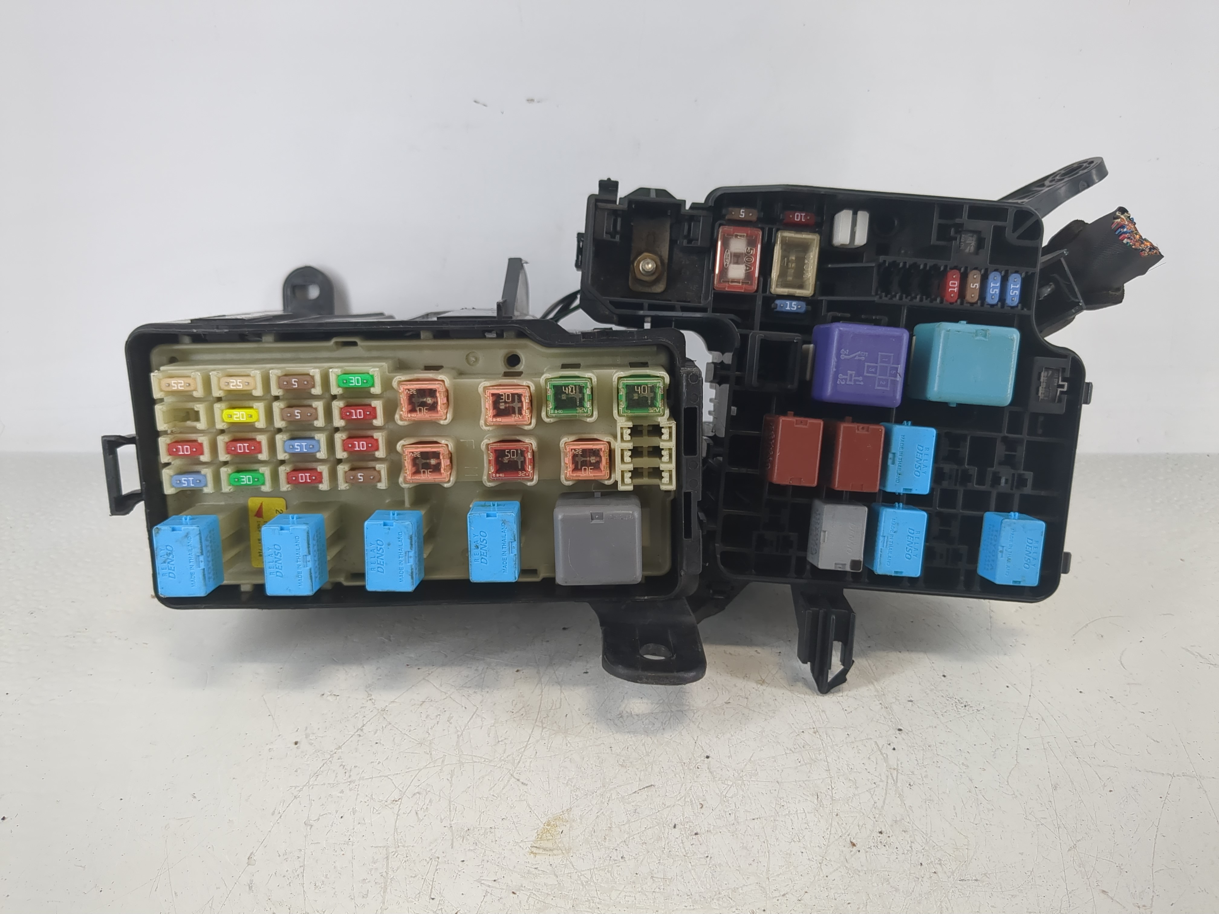 2004-2006 Toyota Camry Fusebox Fuse Box Relay Module 1027051 1140746 - Oemusedautoparts1.com