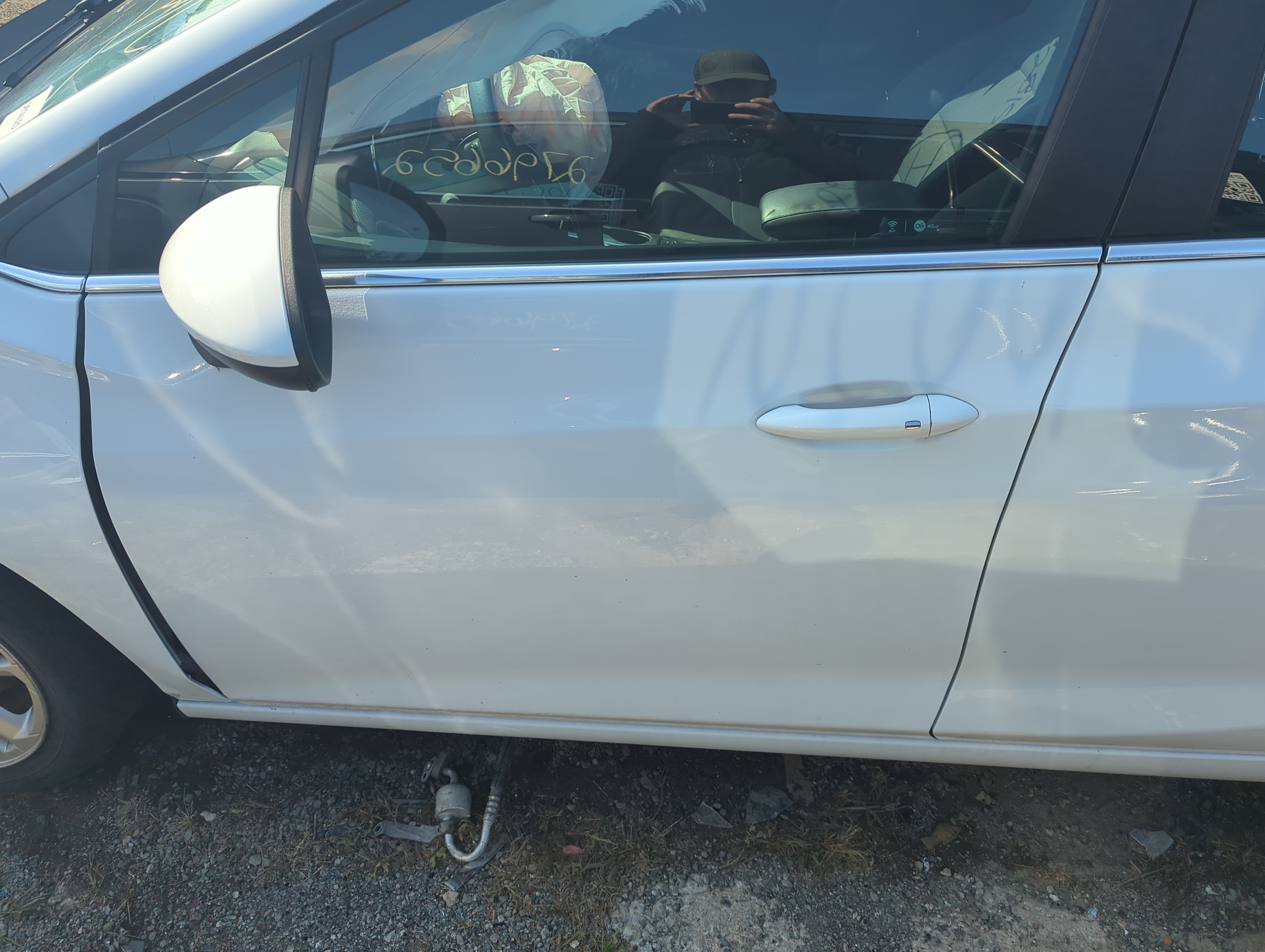 Picture of 2016-2019 Chevrolet Cruze Driver Front Door Oem 1140850