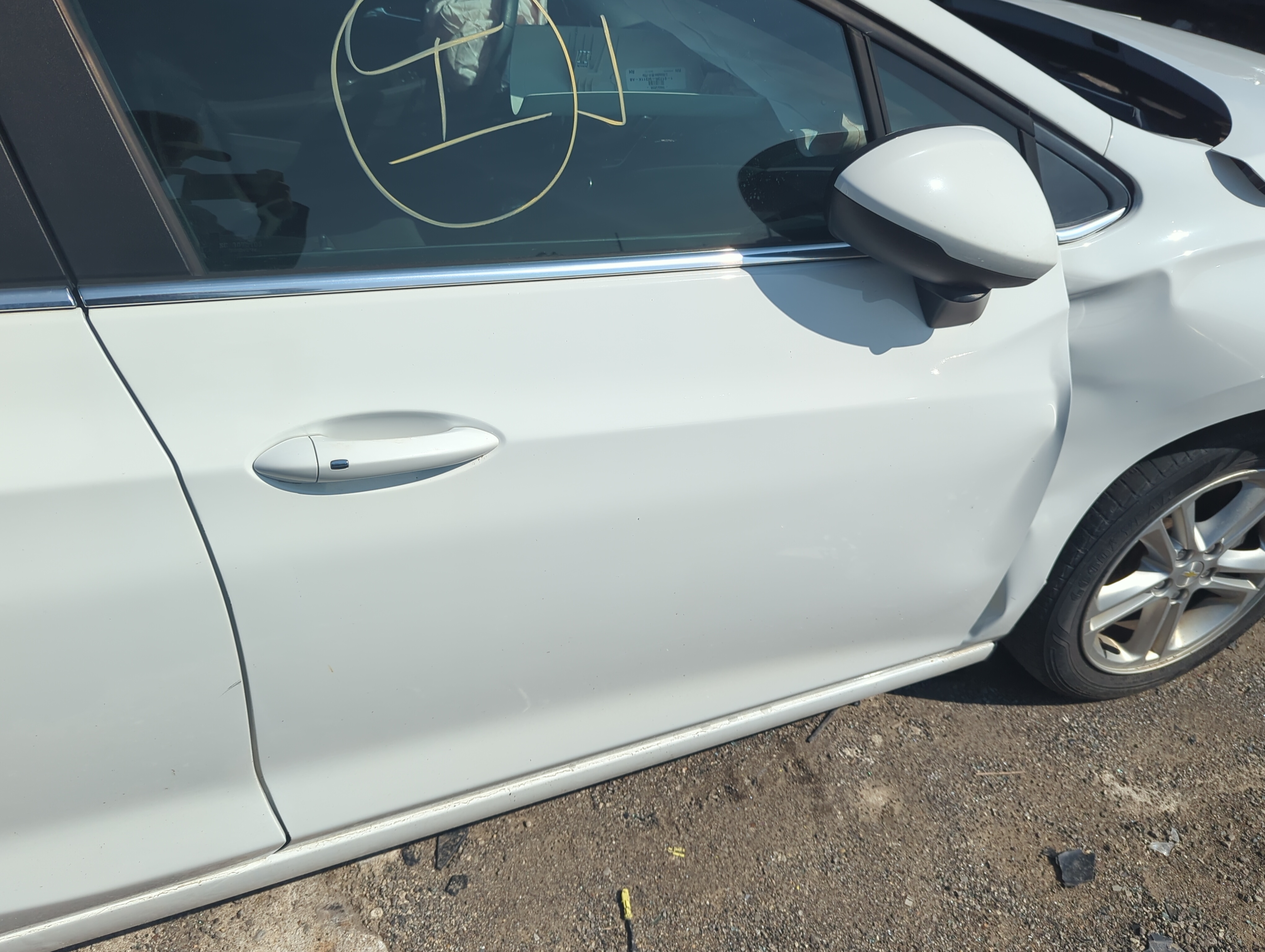 Picture of 2016-2019 Chevrolet Cruze Passenger Front Door Oem 1140851