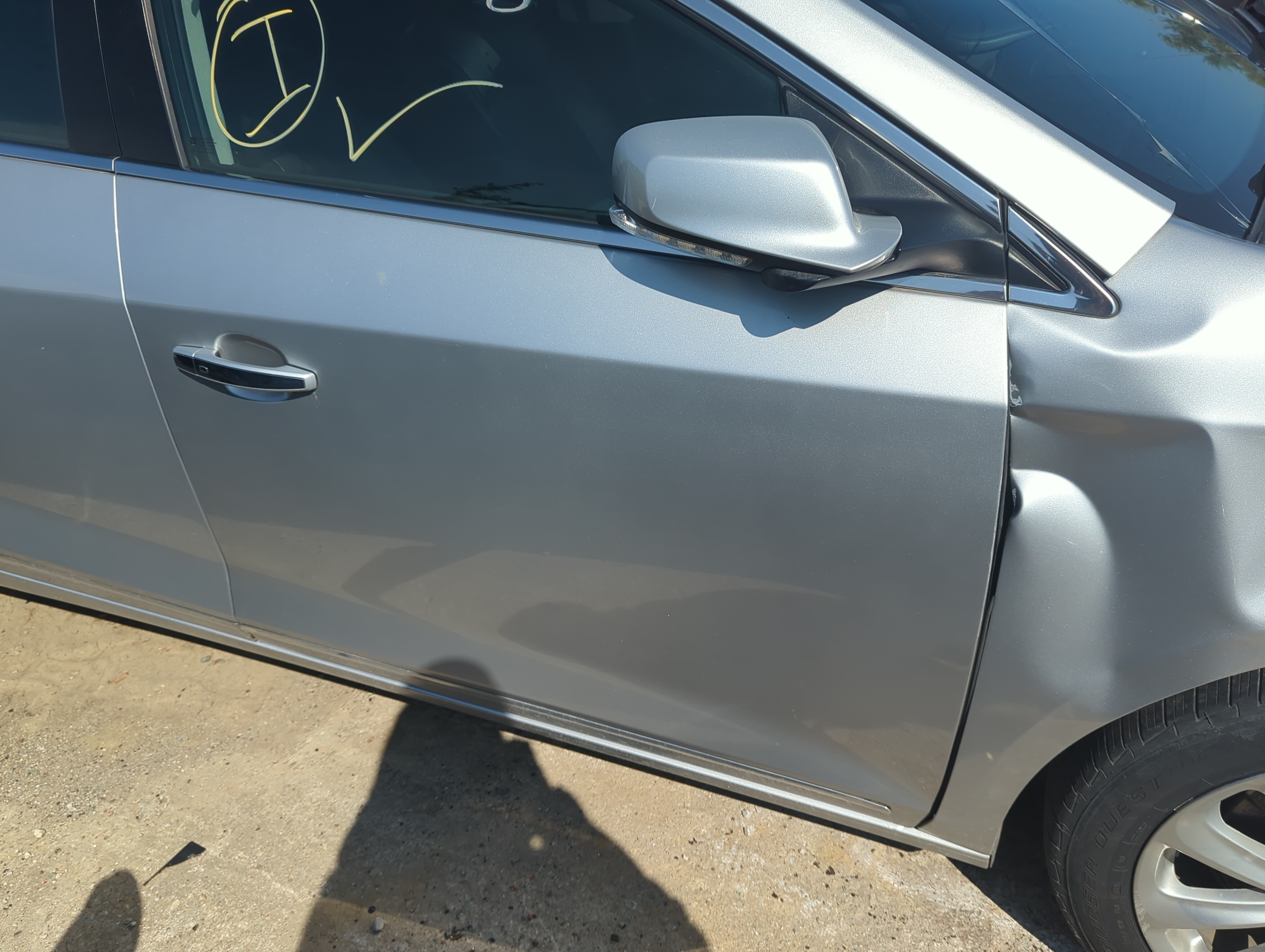Picture of 2010-2016 Buick Lacrosse Passenger Front Door Oem 1141099