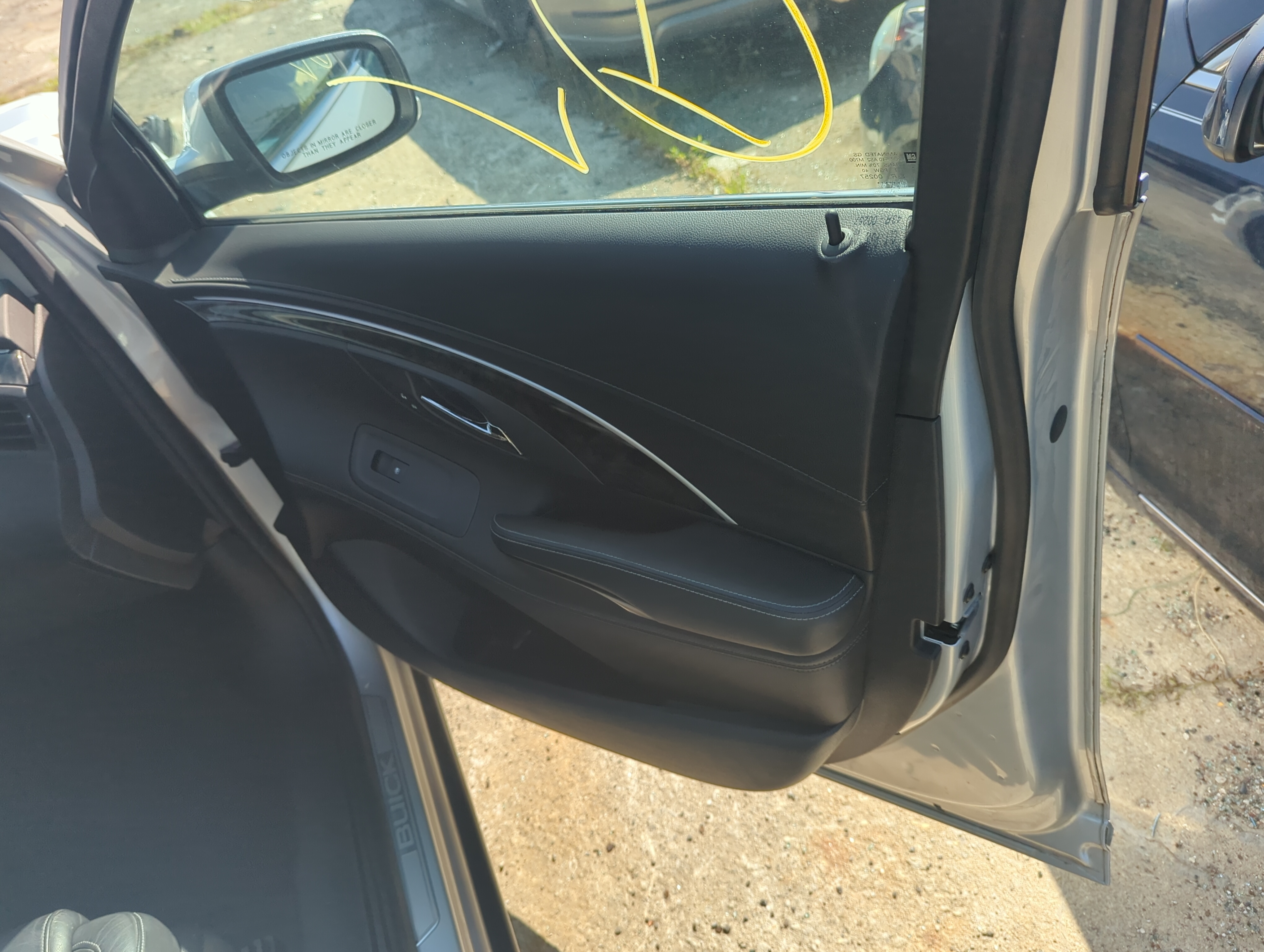 2016 Buick Lacrosse Front Right Passenger Interior Door Panel Trim 1141152 - Oemusedautoparts1.com