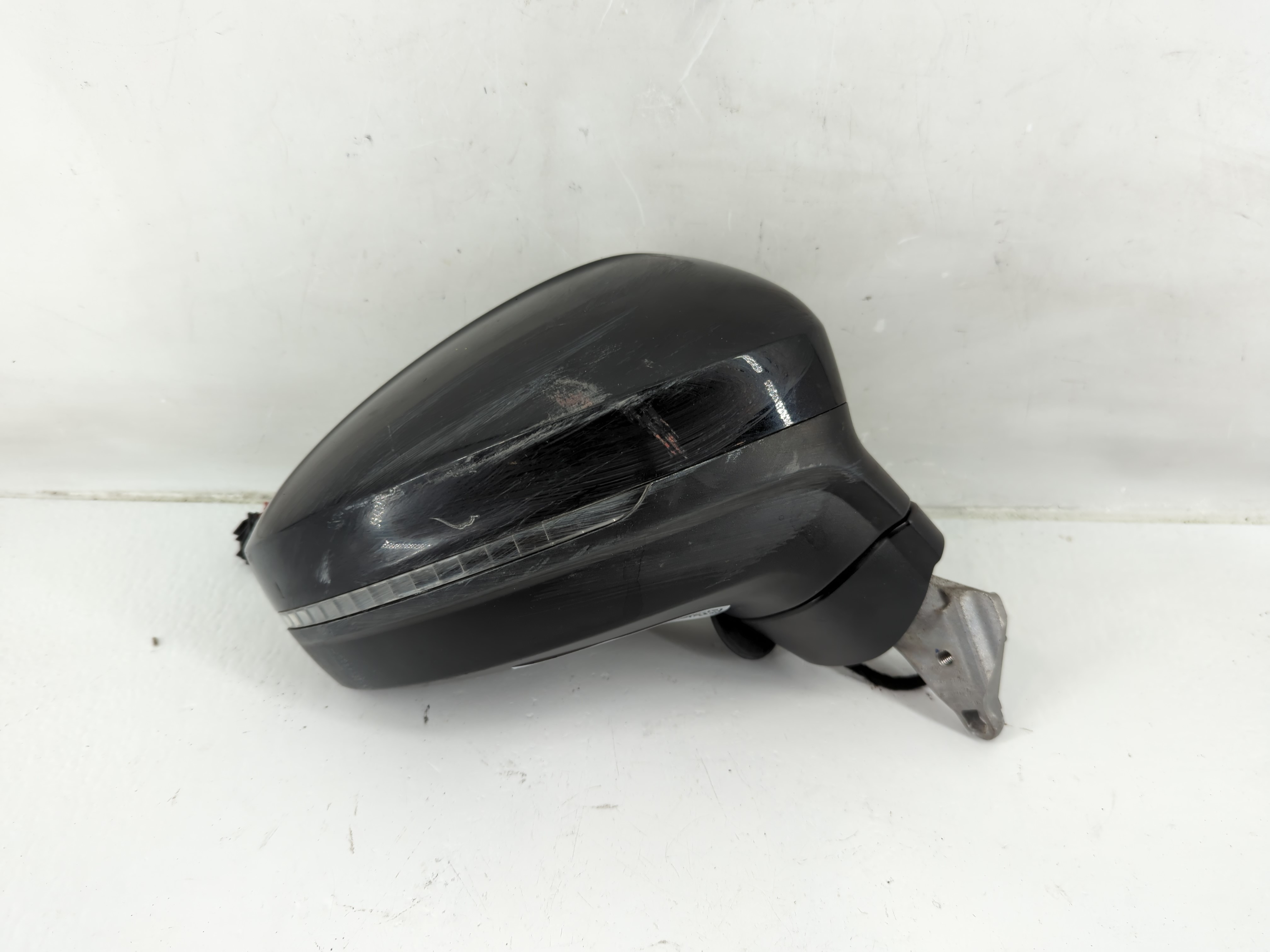 Picture of 2018-2019 Volkswagen Tiguan Passenger Right Side View Power Door Mirror 1141197