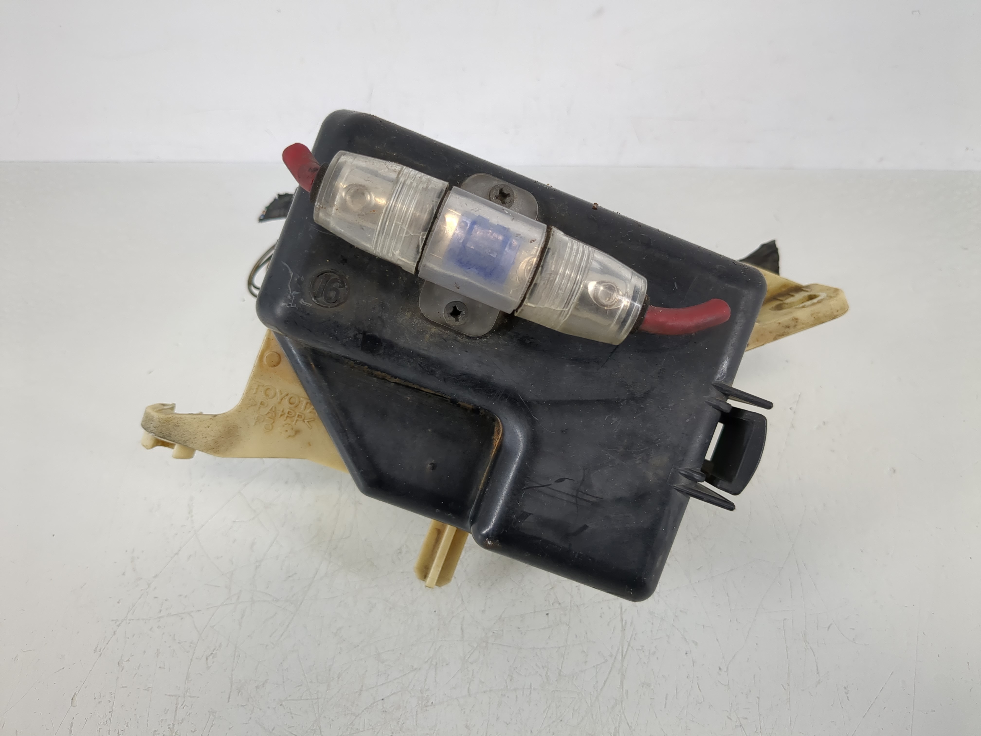 Picture of 2004-2006 Scion Xa Fusebox Fuse Box Relay Module 1141225