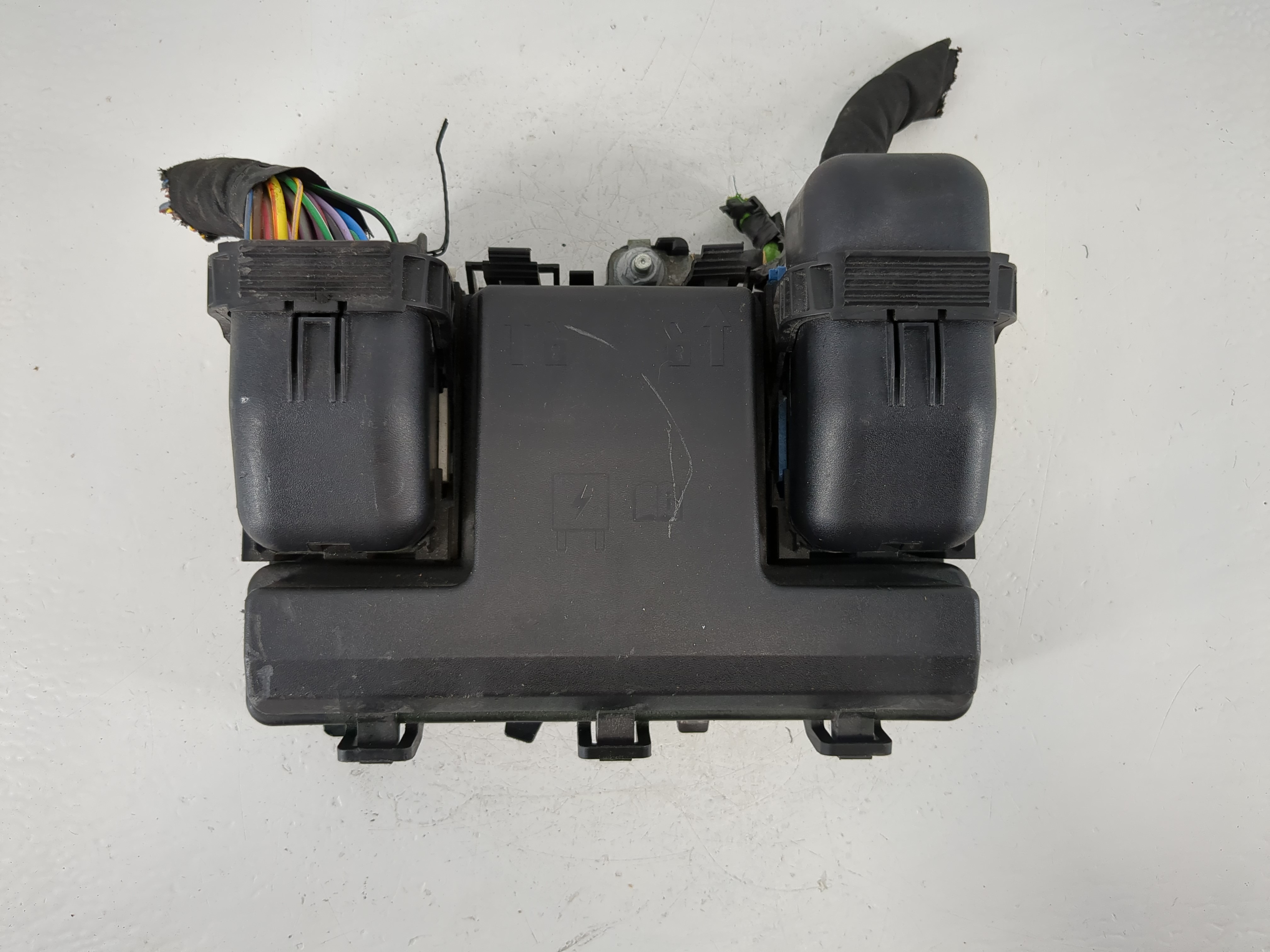 2017-2020 Lincoln Mkz Fusebox Fuse Box Relay Module Hg9t 14d068 Bc 1141231 - Oemusedautoparts1.com