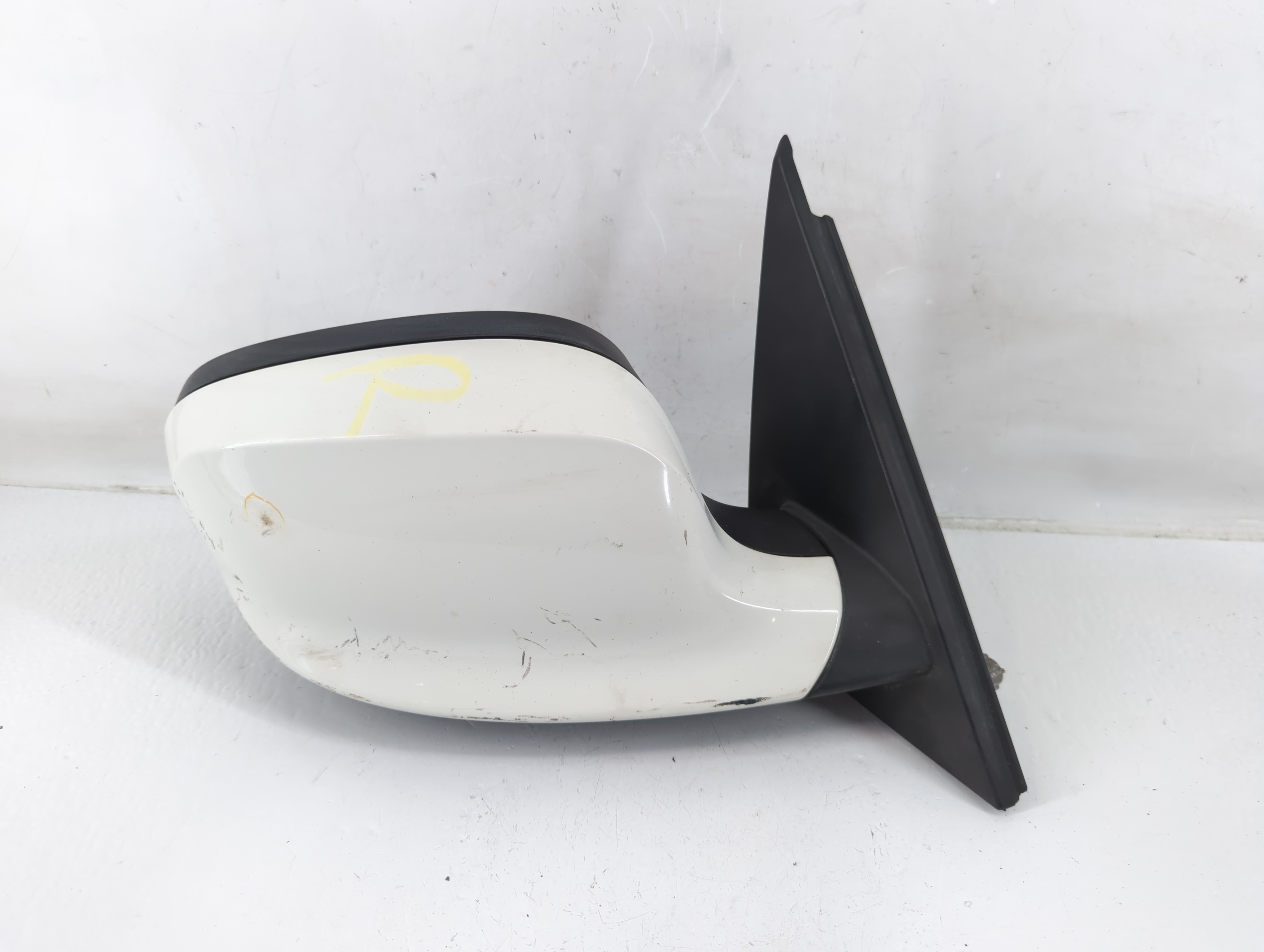 2016-2017 Nissan Rogue Passenger Right Side View Power Door Mirror White 1141300 - Oemusedautoparts1.com