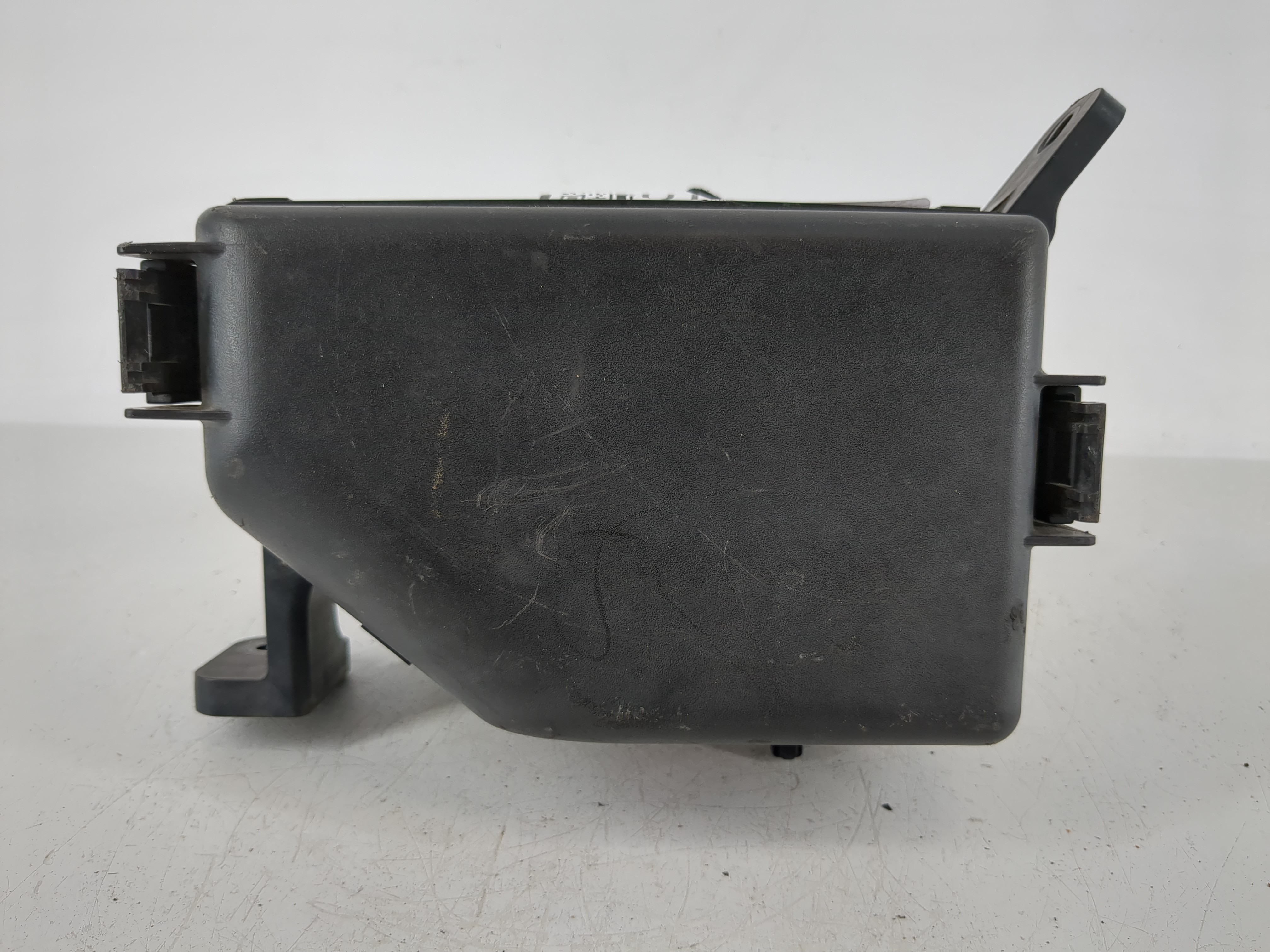 Picture of 2010-2011 Kia Soul Fusebox Fuse Box Relay Module 912372k925 1141310