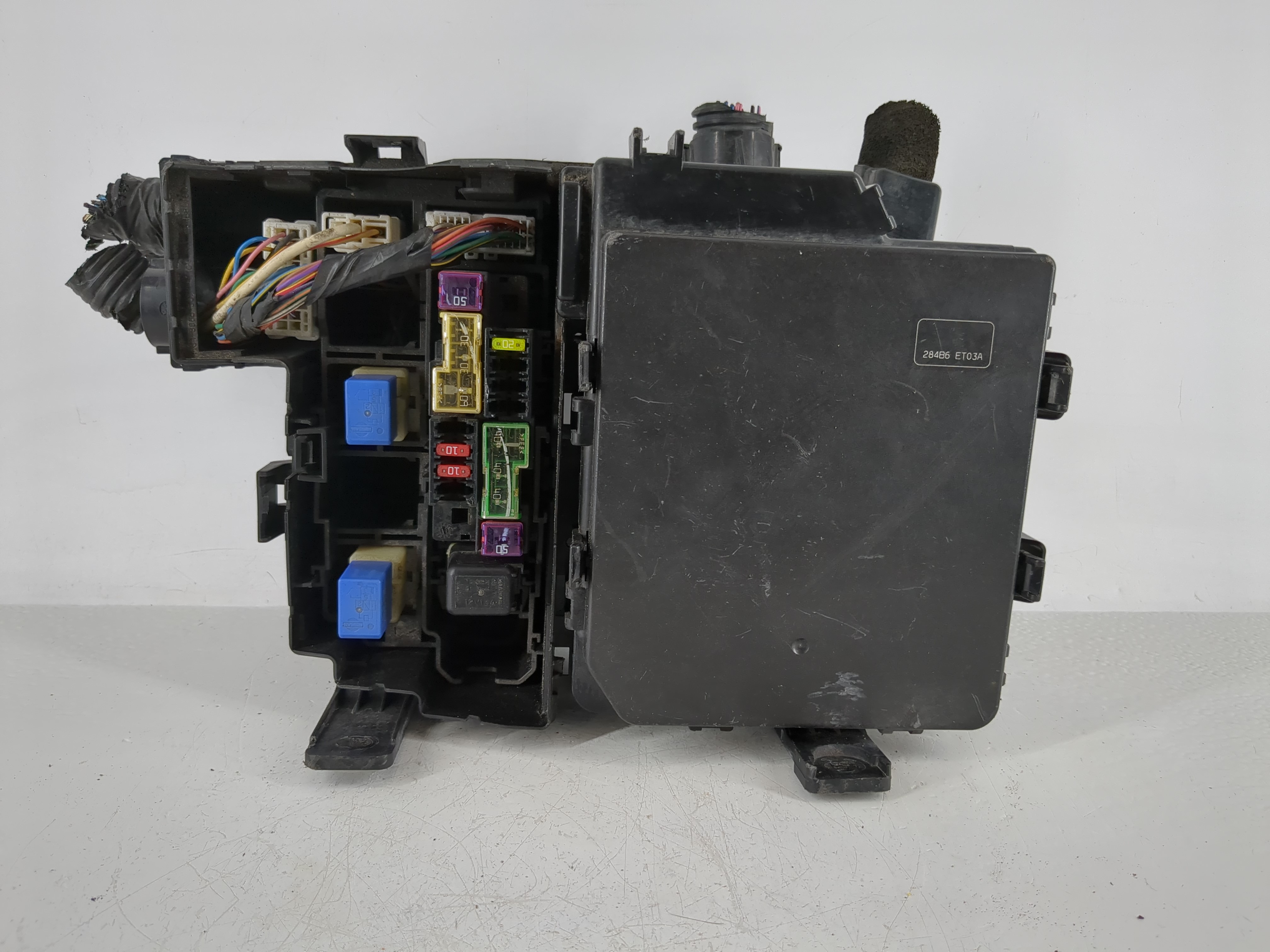 Picture of 2007-2012 Nissan Sentra Fusebox Fuse Box Relay Module 284b6 Et03a 1141311