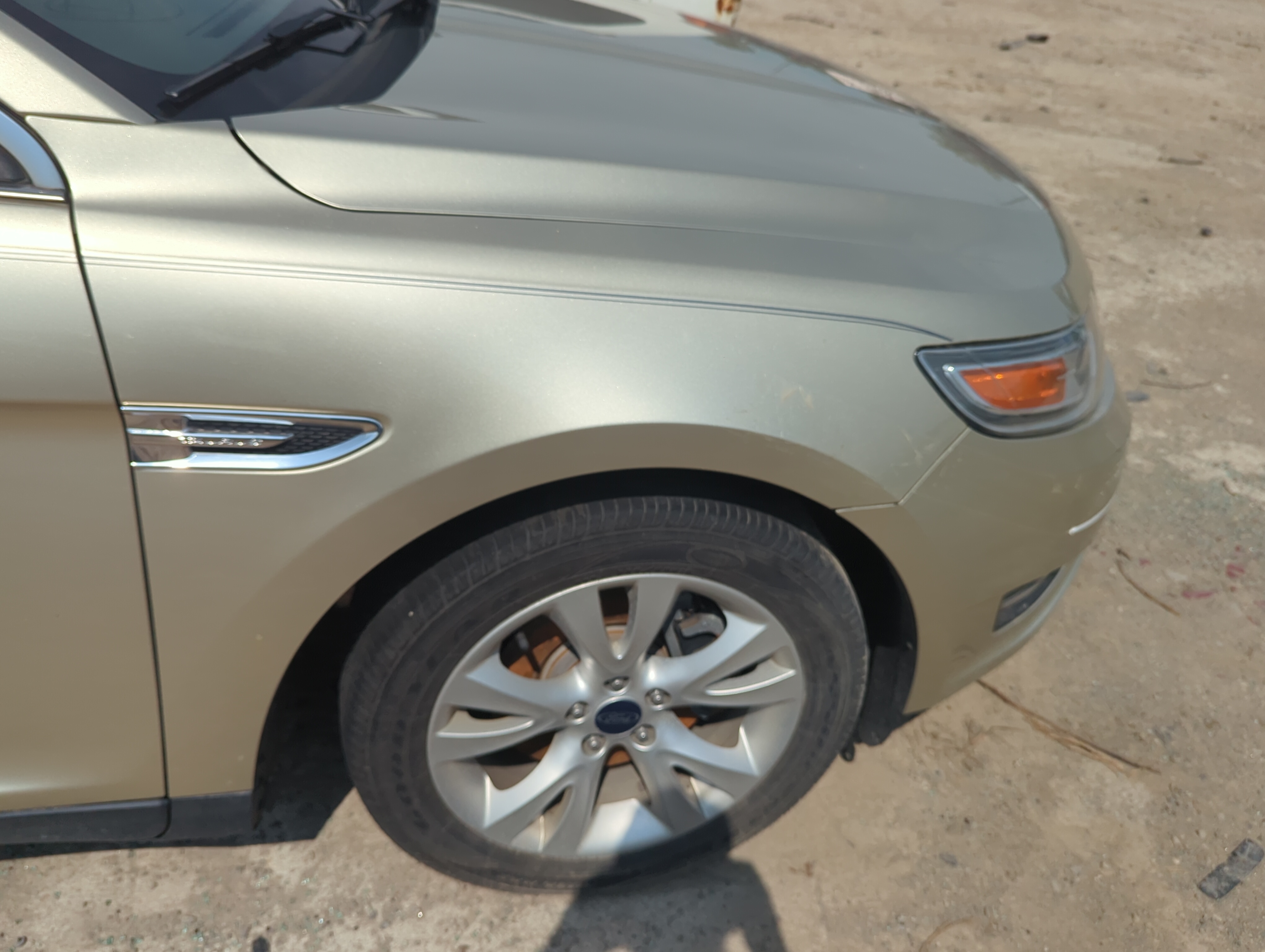 Picture of 2010-2019 Ford Taurus Passenger Fender 1141395