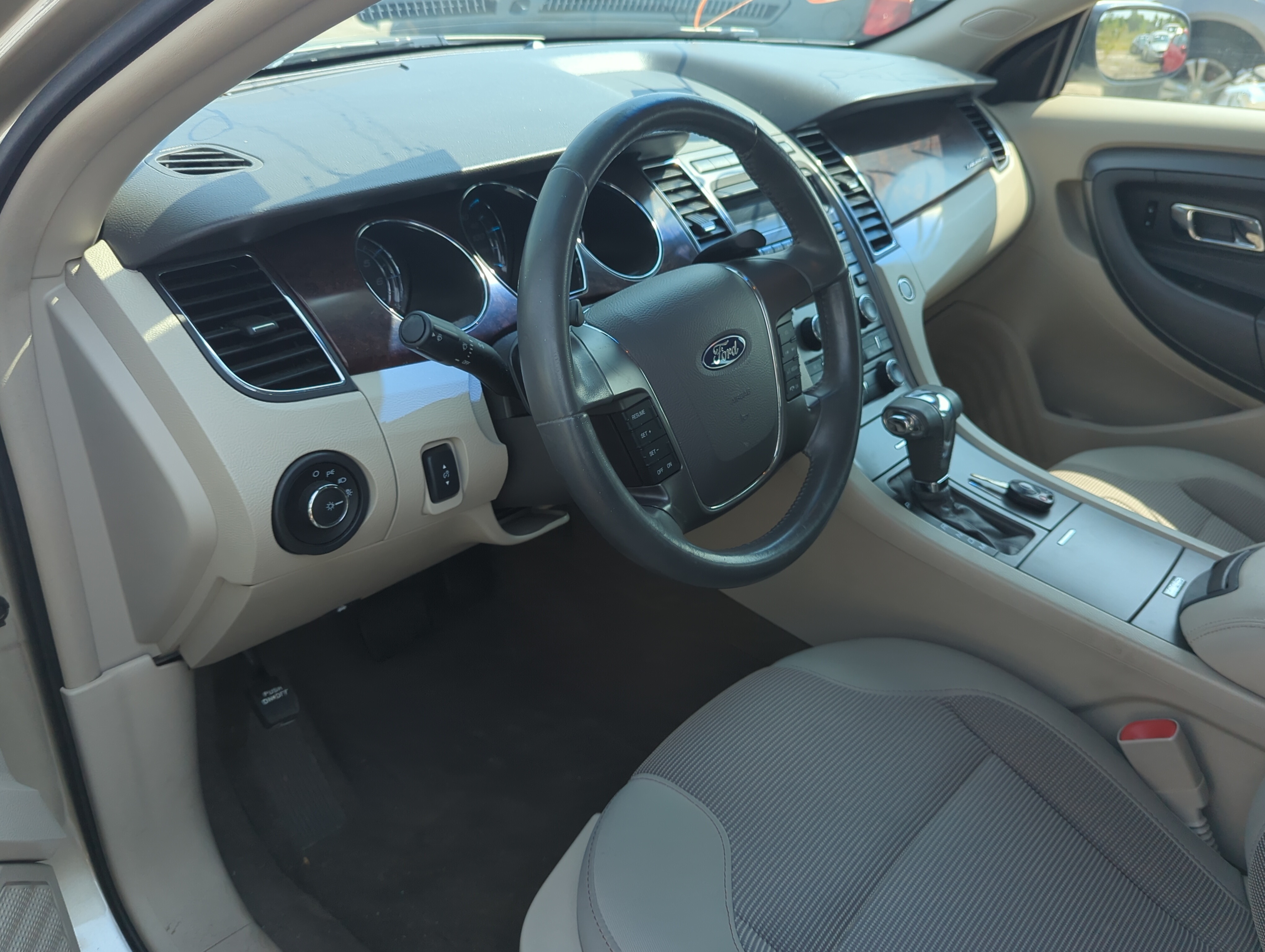 Picture of 2011-2012 Ford Taurus Air Bag Driver Left Steering Wheel Mounted 1141401