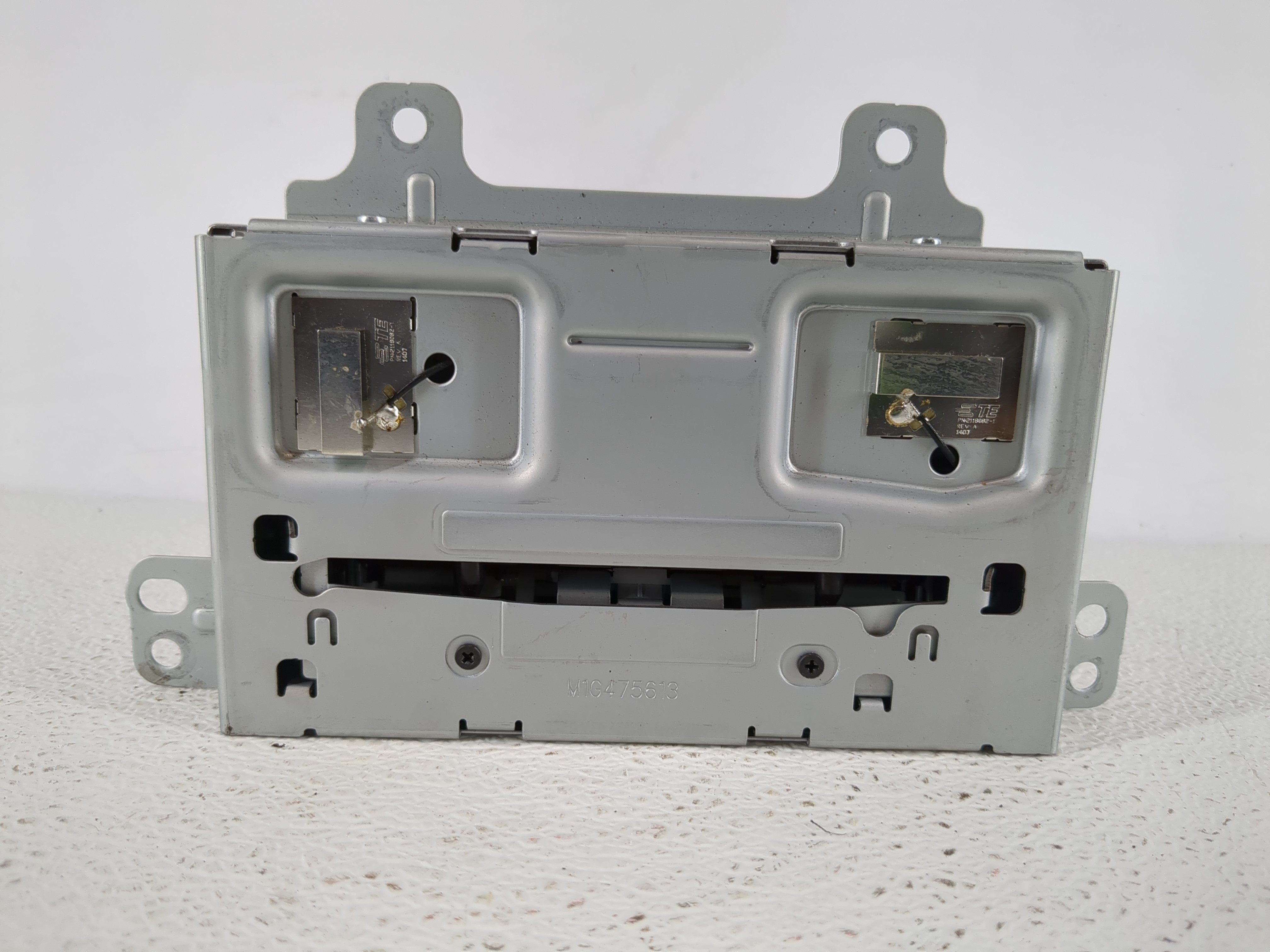 2015-2016 Chevrolet Cruze Am Fm Cd Player Radio Receiver 1141960 - Oemusedautoparts1.com
