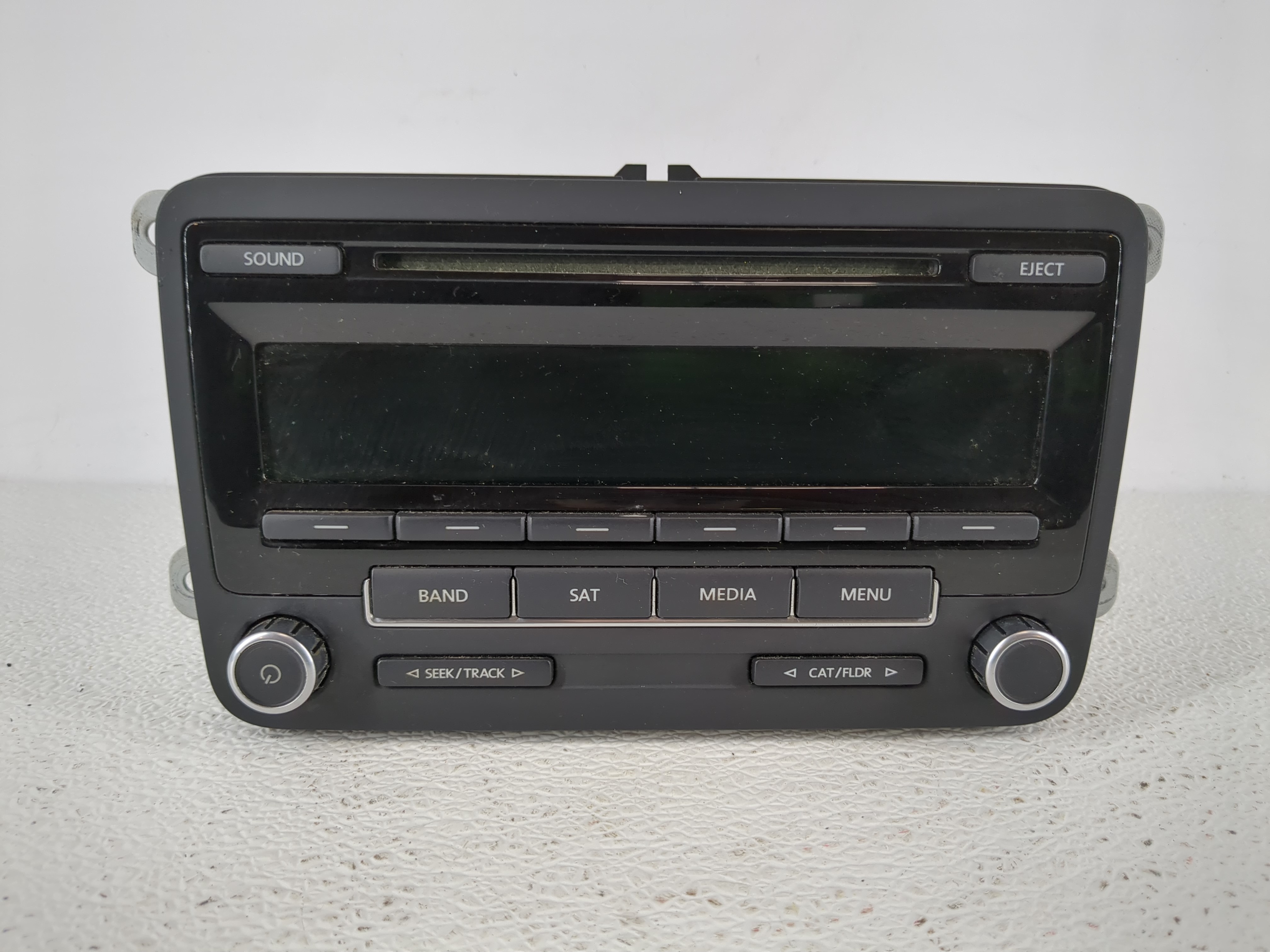 2011-2014 Volkswagen Jetta Am Fm Cd Player Radio Receiver 1142034 - Oemusedautoparts1.com