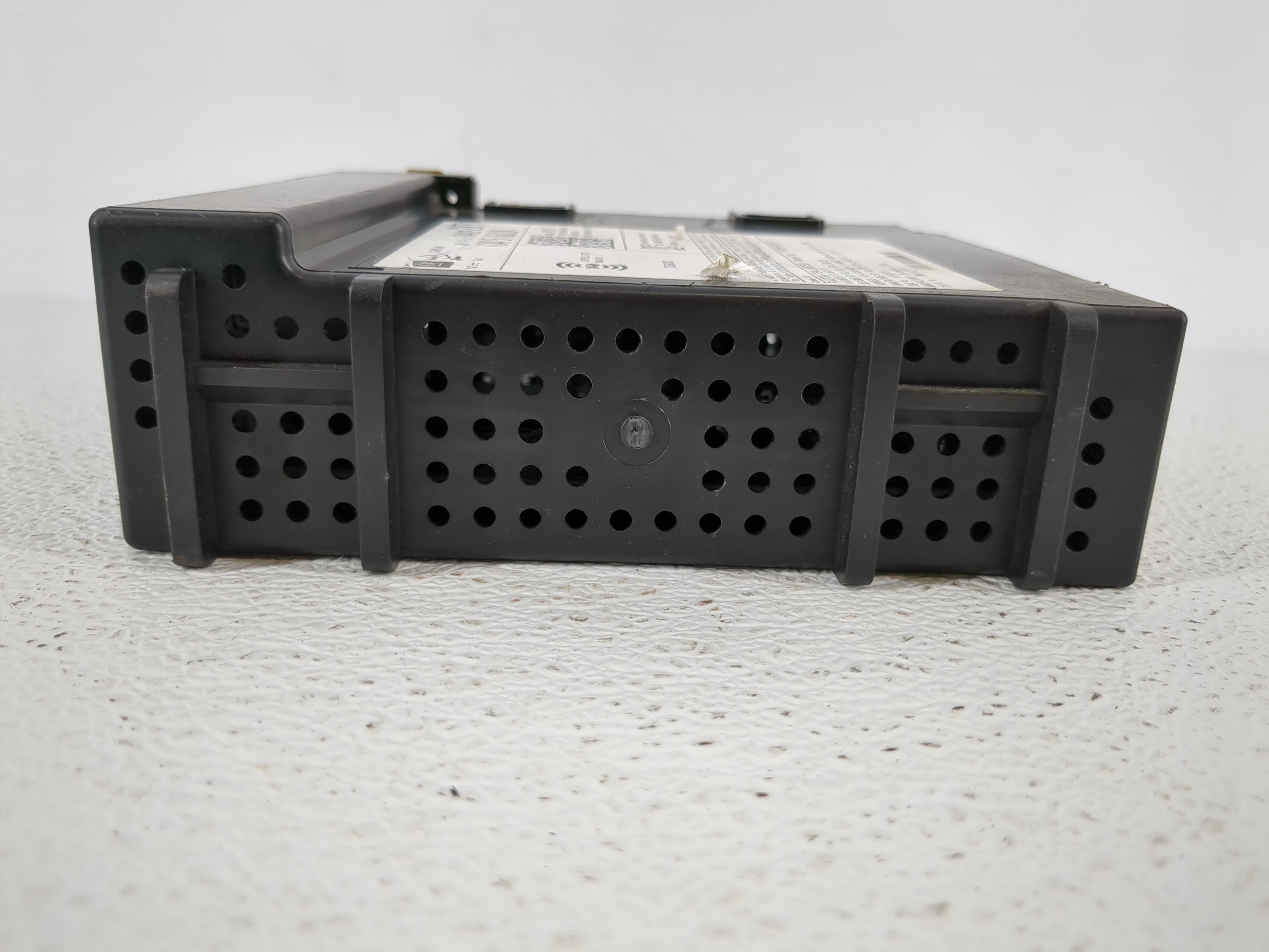 2017-2017 Gmc Yukon Am Fm Cd Player Radio Receiver 1142036 - Oemusedautoparts1.com