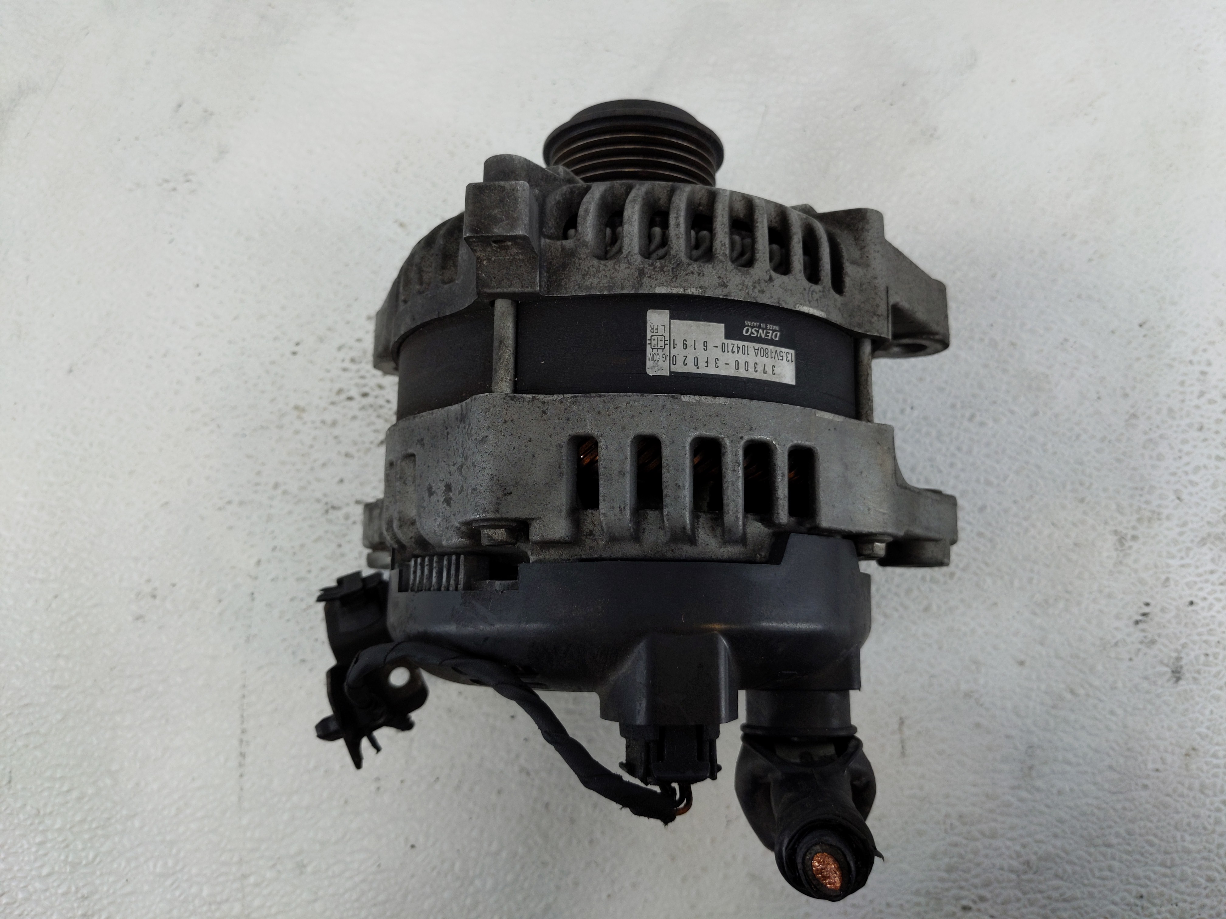 Picture of 2011 Hyundai Equus Alternator Generator Charging Assembly Engine Oem 1142061