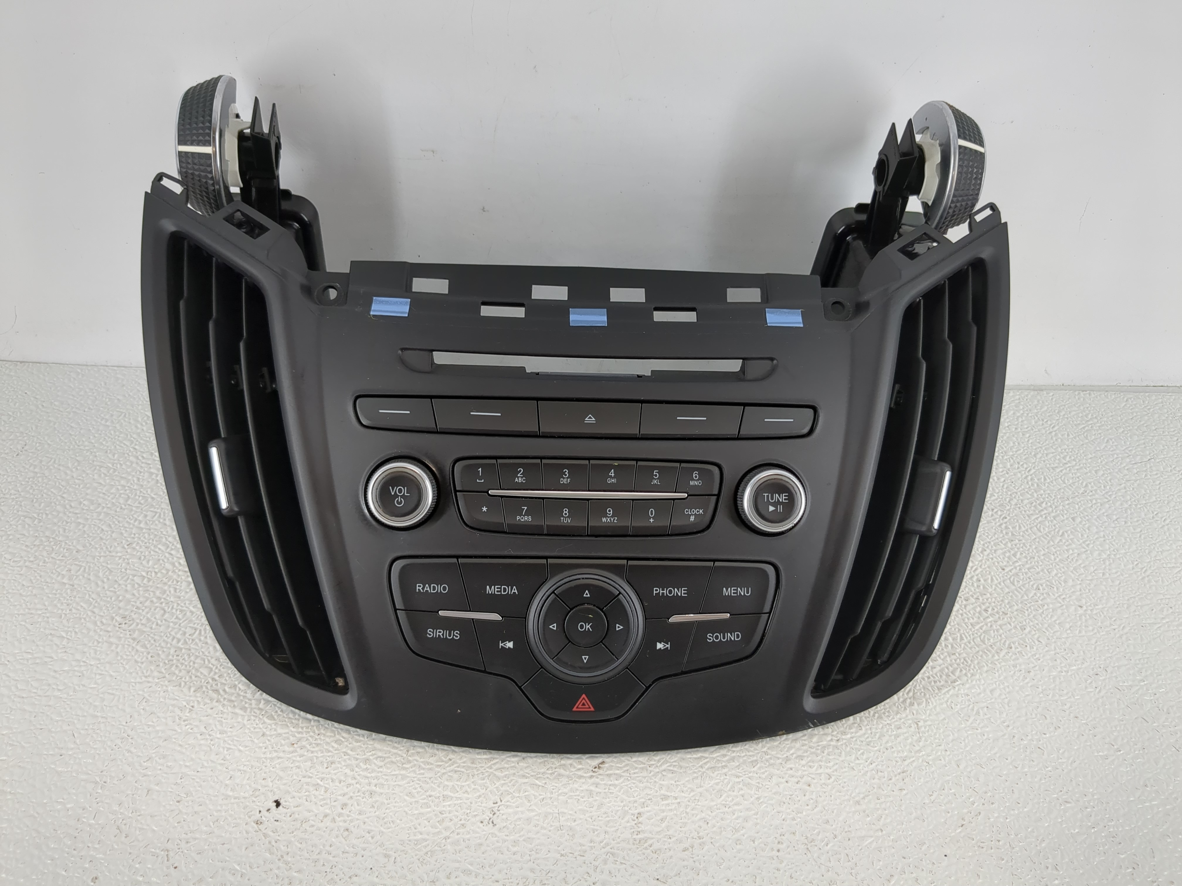 2017-2019 Ford Escape Am Fm Cd Player Radio Receiver 1142072 - Oemusedautoparts1.com