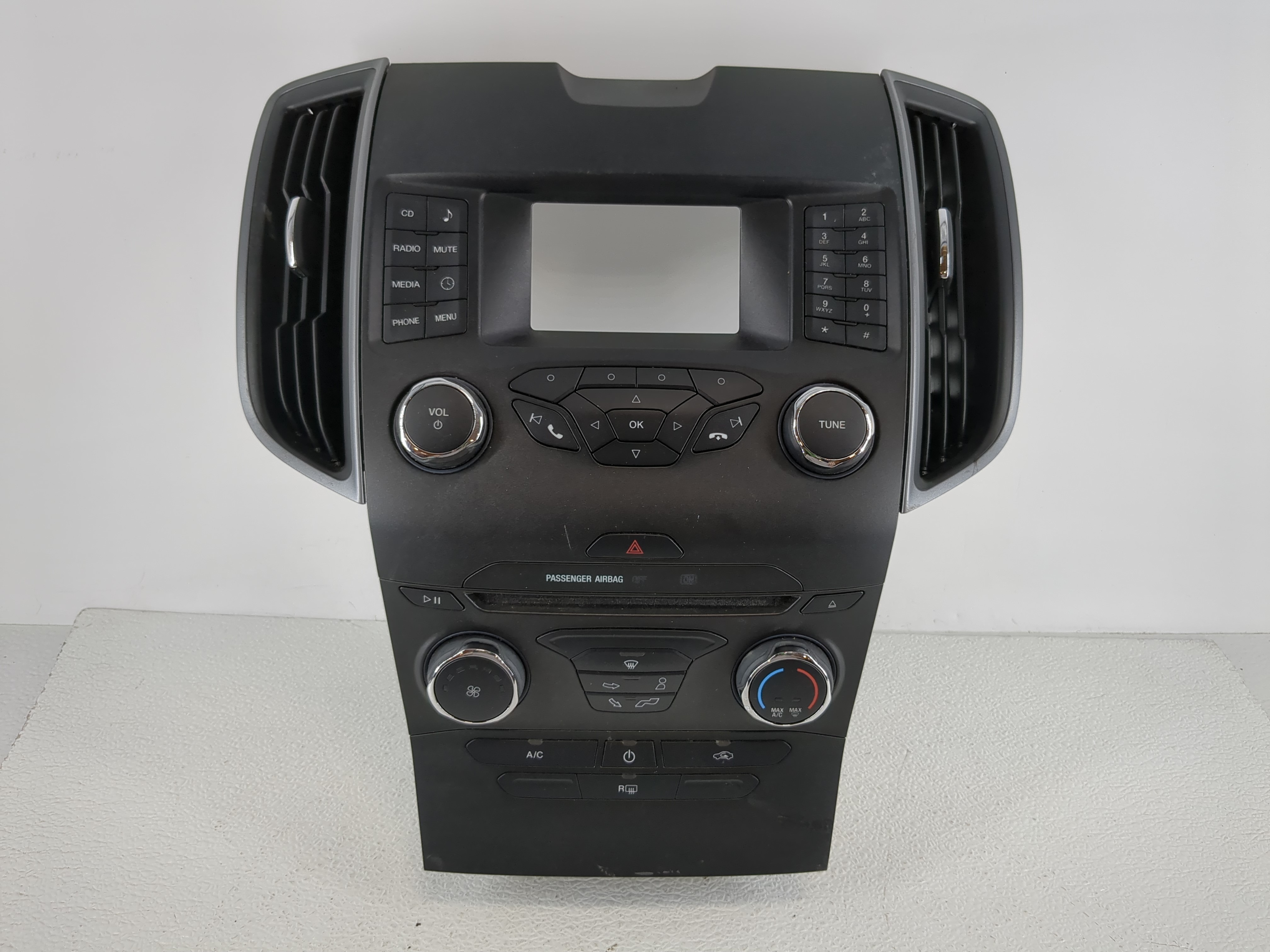 2015-2018 Ford Edge Am Fm Cd Player Radio Receiver 1142095 - Oemusedautoparts1.com