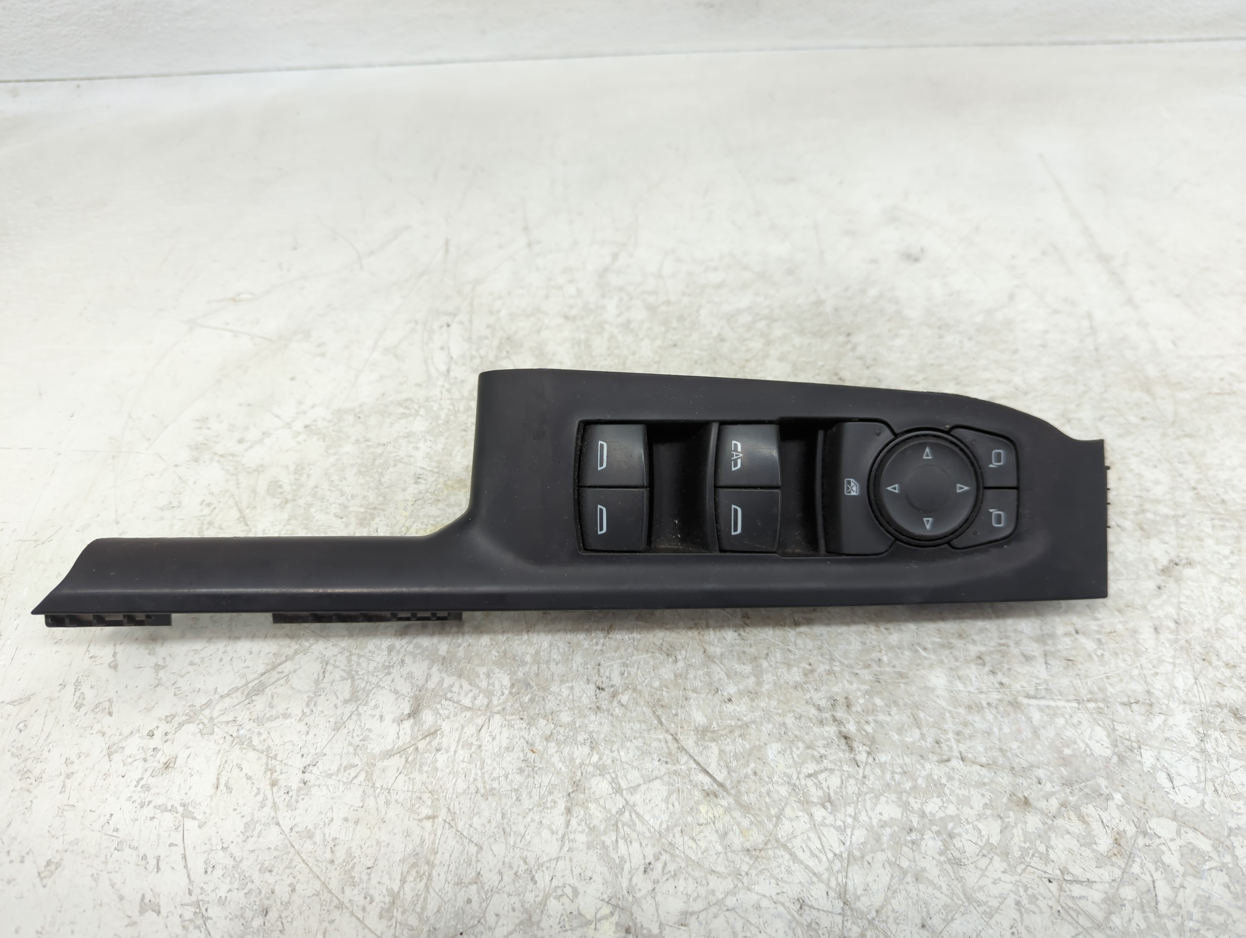 2019 Chevrolet Silverado 1500 Driver Left Door Master Power Window Switch 1142099 - Oemusedautoparts1.com
