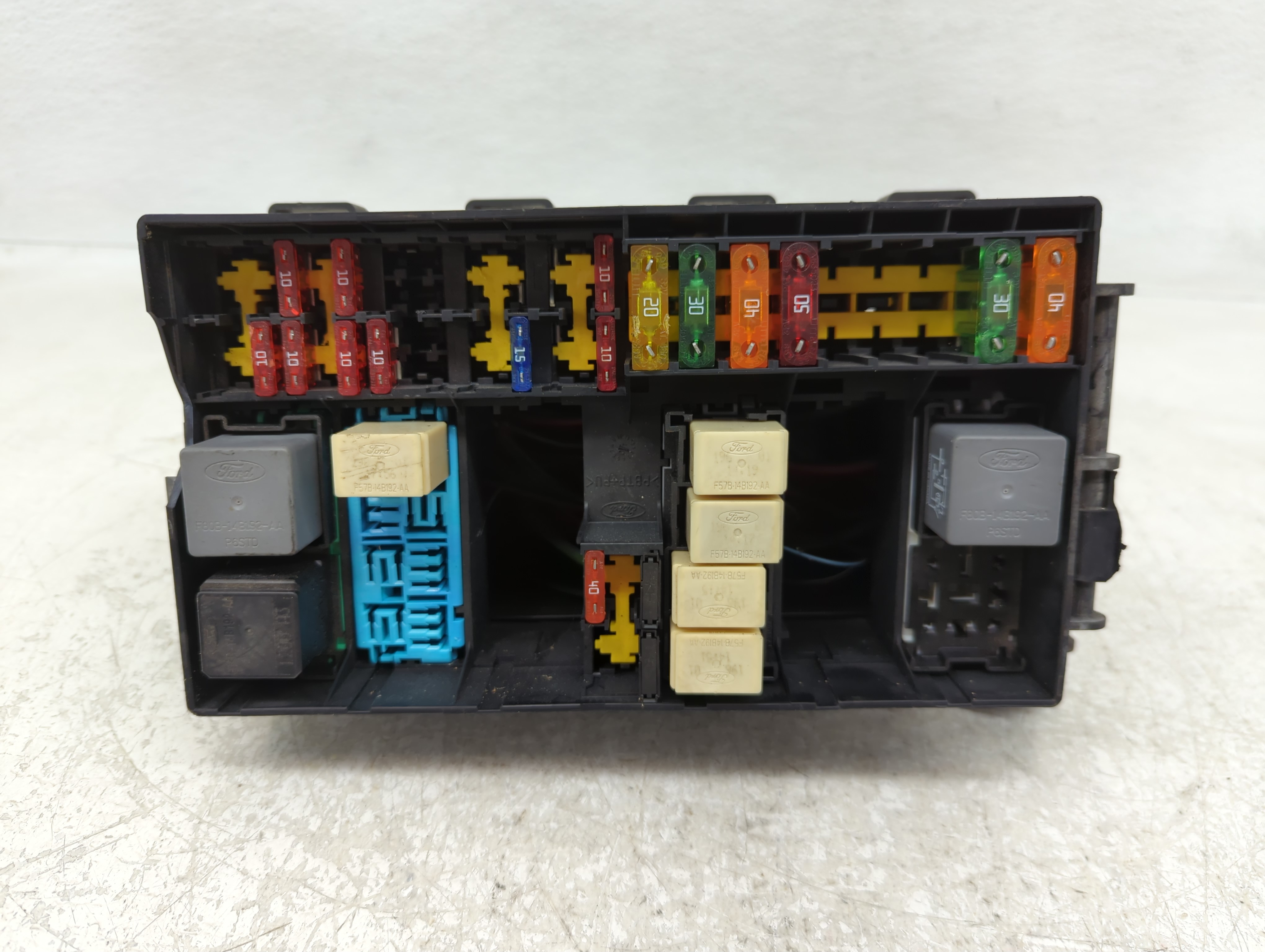 2000-2005 Ford Focus Fusebox Fuse Box Relay Module 98ag-14a142-ac 1142116 - Oemusedautoparts1.com