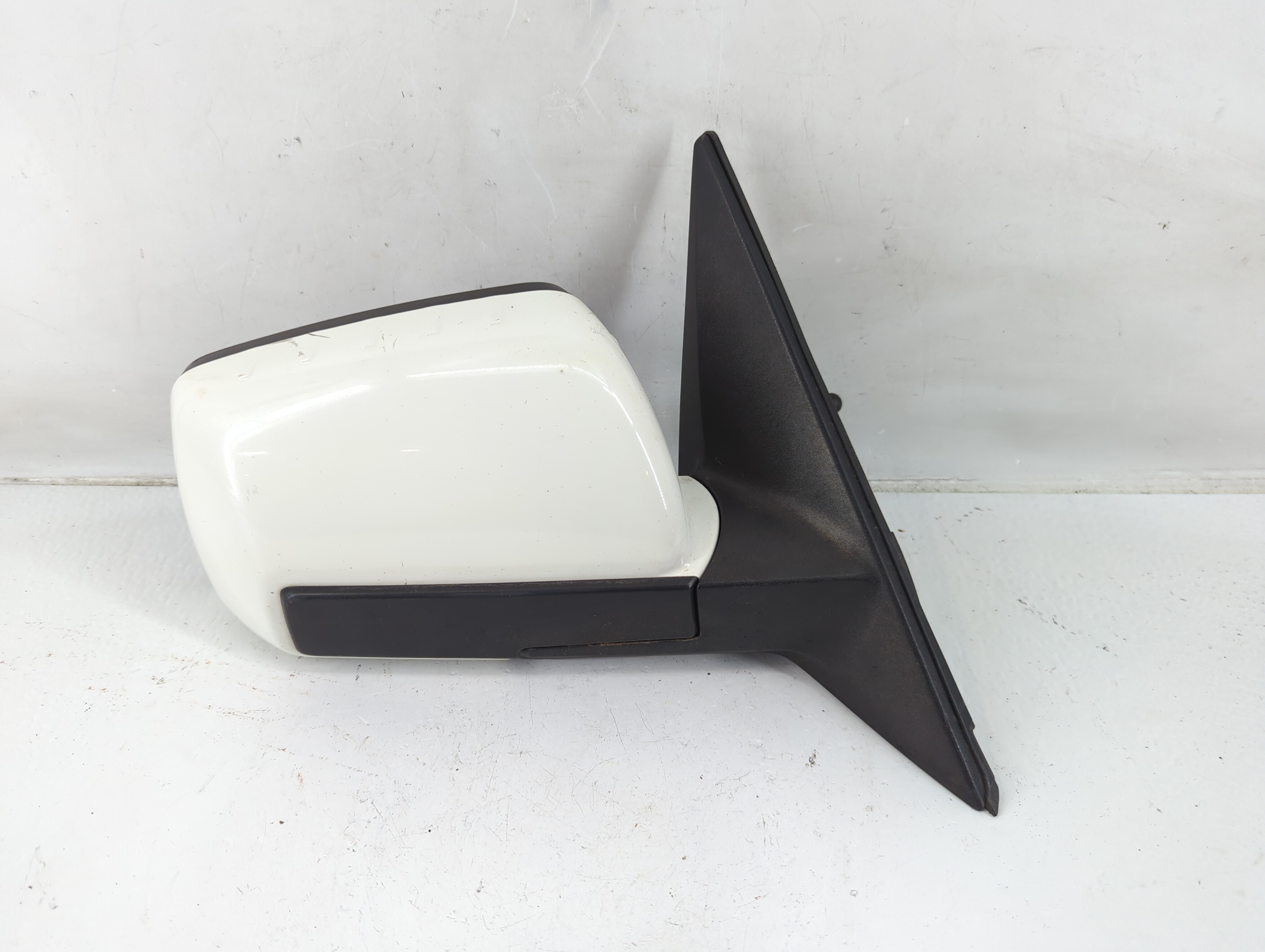 2010-2013 Kia Soul Passenger Right Side View Power Door Mirror White 1142147 - Oemusedautoparts1.com