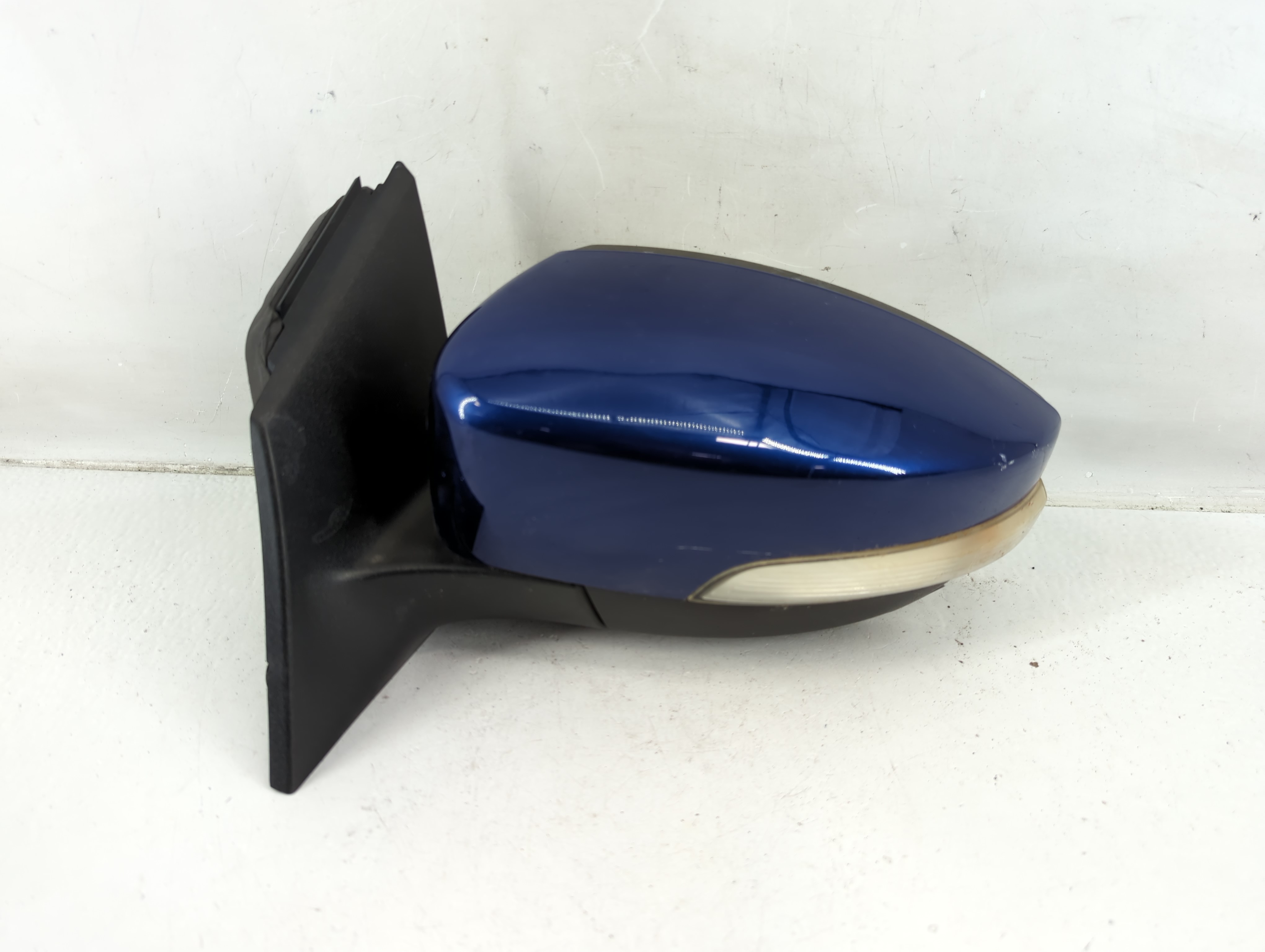 2012-2014 Ford Focus Driver Left Side View Power Door Mirror Sonic Blue 1142162 - Oemusedautoparts1.com