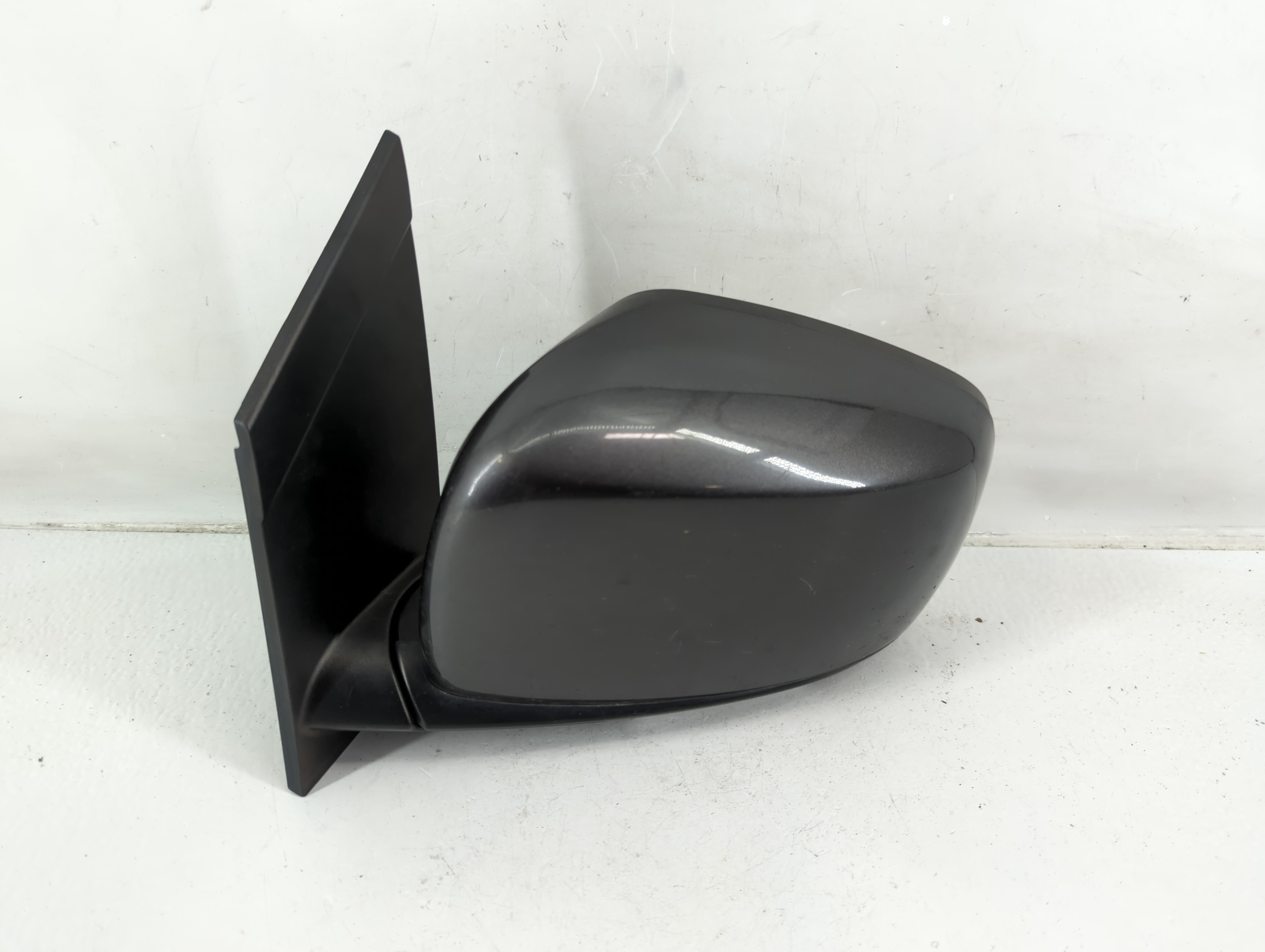 2011 Chrysler Town & Country Driver Left Side View Power Door Mirror 1142164 - Oemusedautoparts1.com