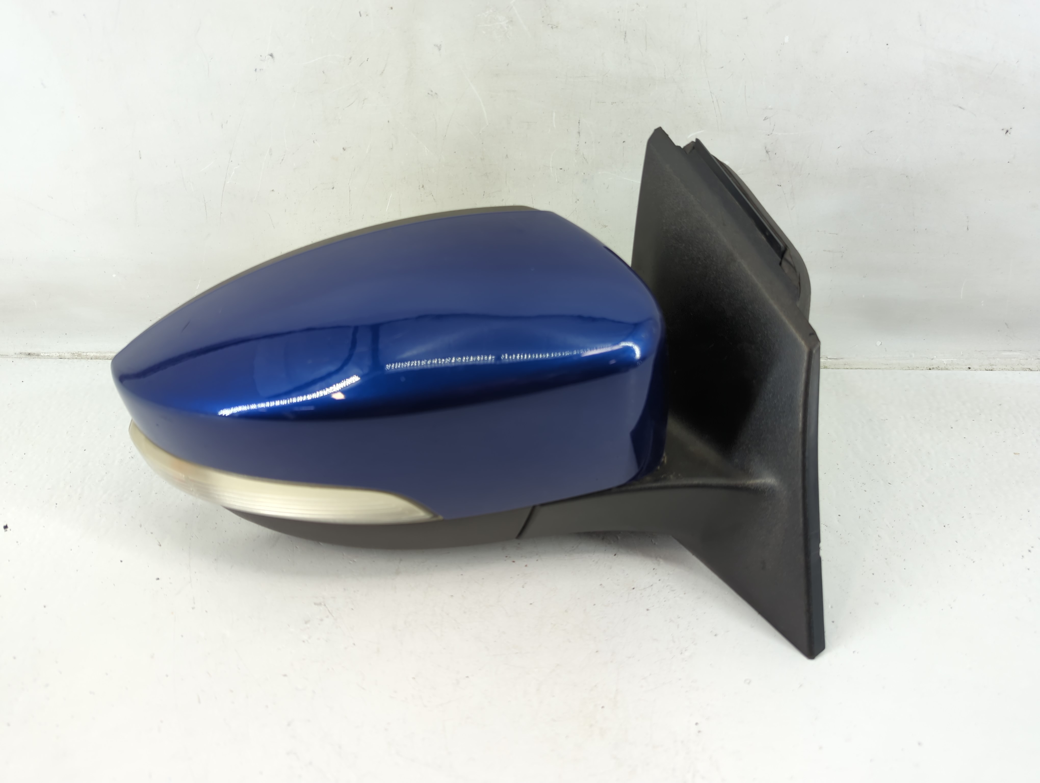 2012-2014 Ford Focus Passenger Right Side View Power Door Mirror Blue 1142211 - Oemusedautoparts1.com