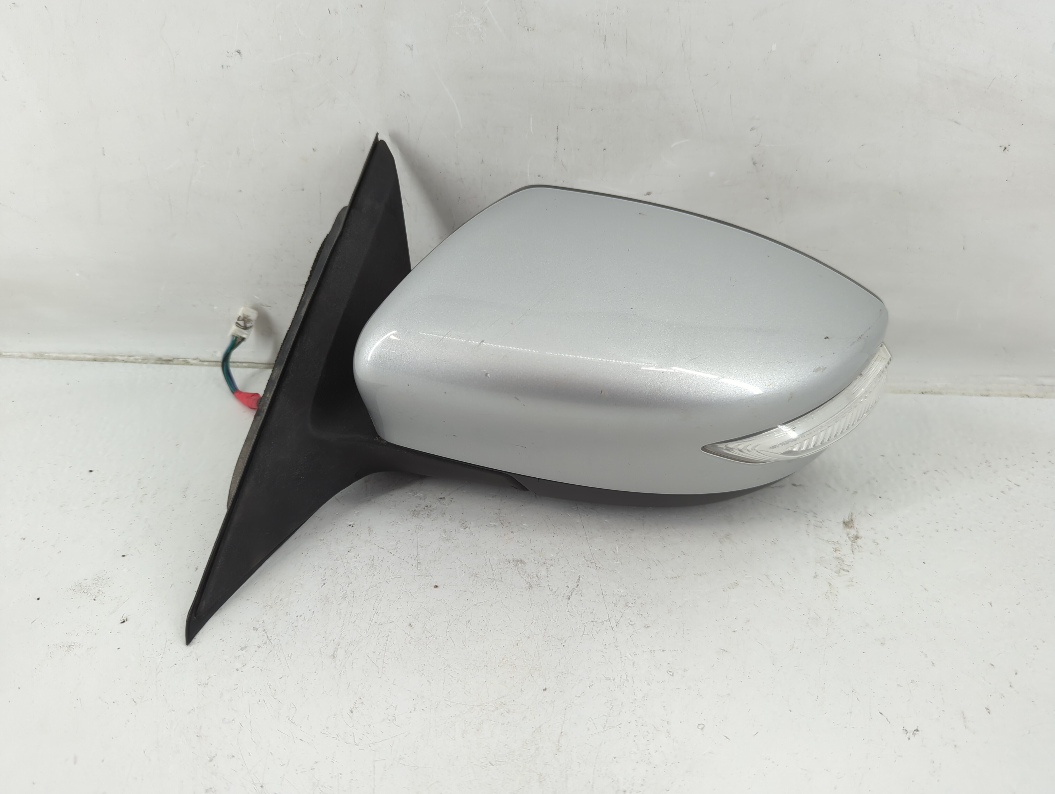 Picture of 2013-2018 Nissan Altima Driver Left Side View Power Door Mirror Silver 1142230