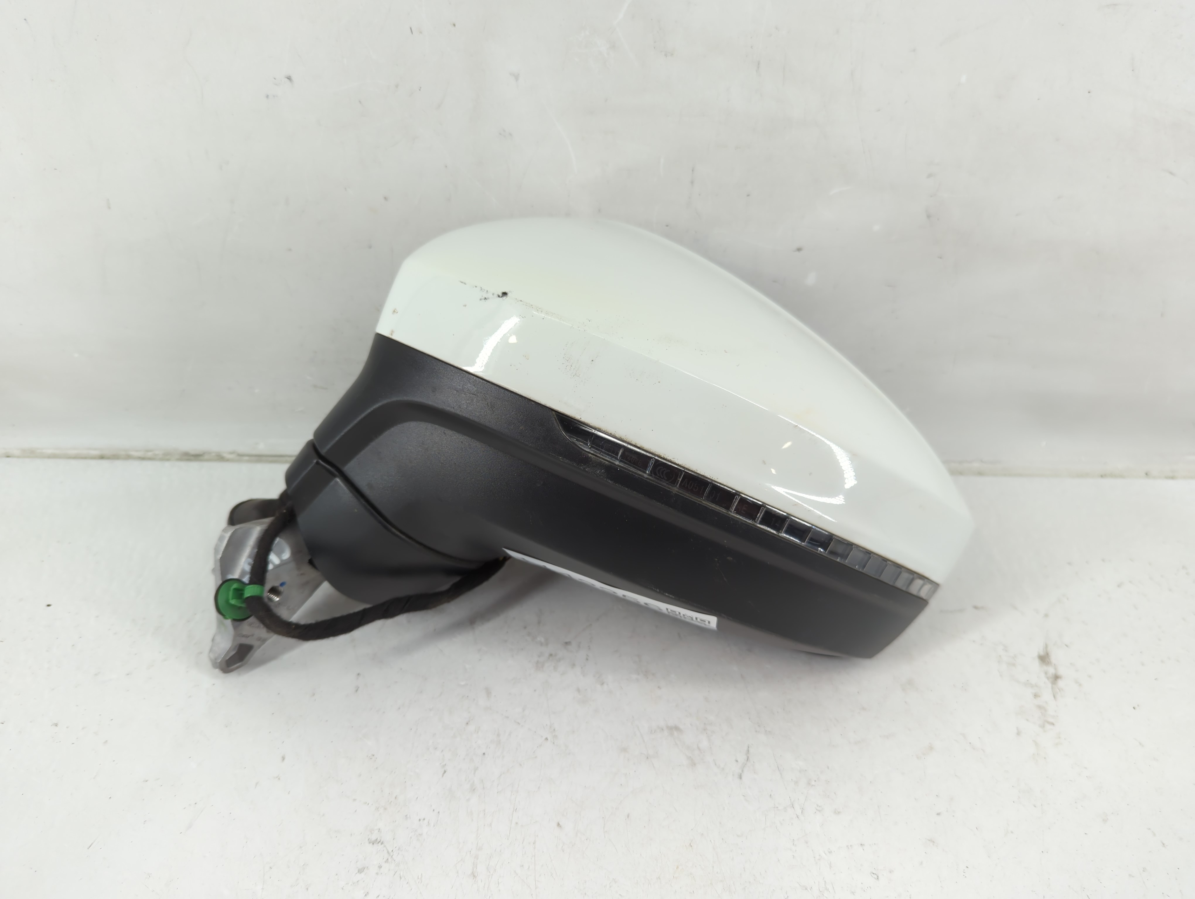 Picture of 2020-2021 Volkswagen Tiguan Driver Left Side View Power Door Mirror 1142256