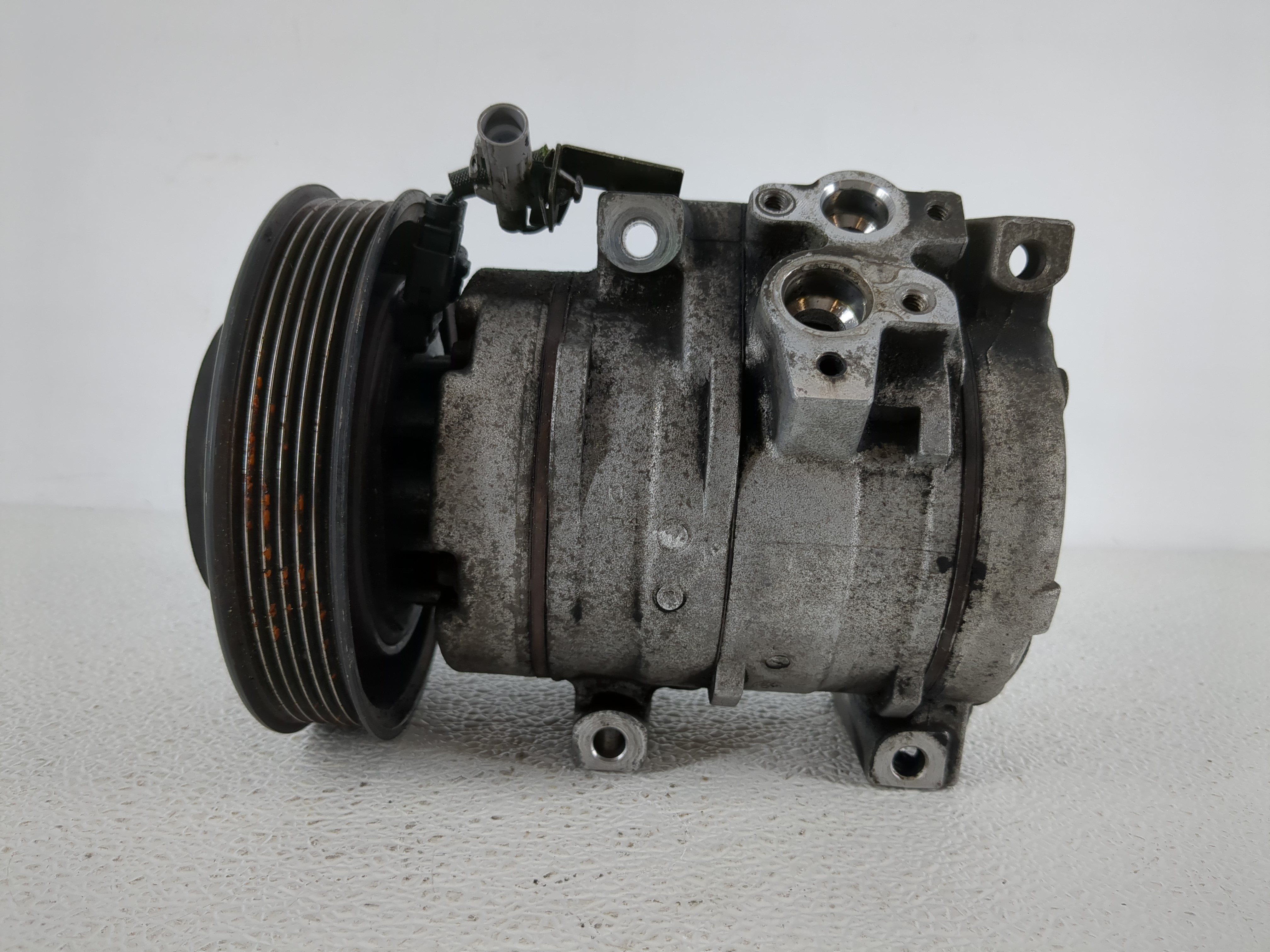 Picture of 2003-2008 Toyota Matrix Air Conditioning A/c Ac Compressor Oem 1142537