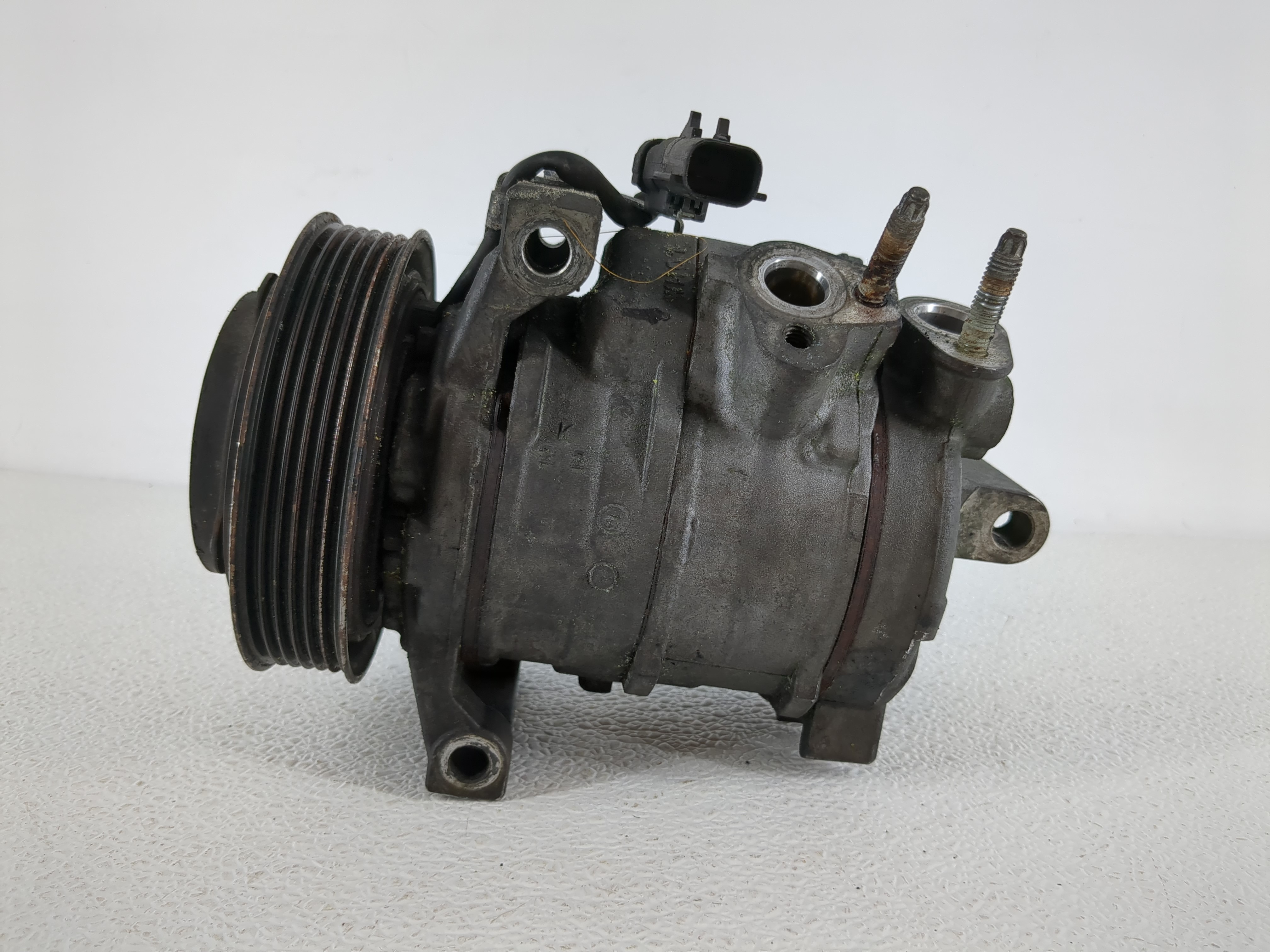 2011-2015 Jeep Grand Cherokee Air Conditioning A/c Ac Compressor Oem 1142557 - Oemusedautoparts1.com