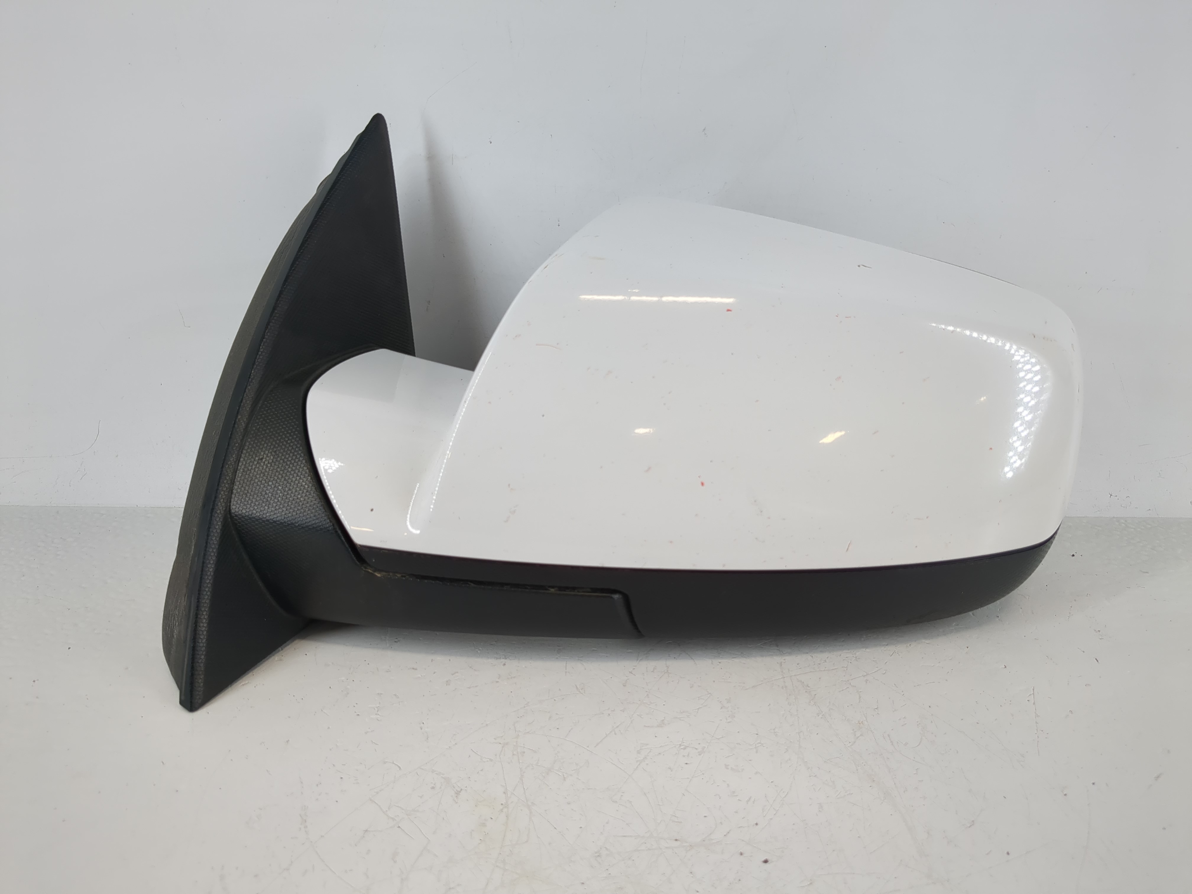 2015-2017 Chevrolet Equinox Driver Left Side View Power Door Mirror 1142663 - Oemusedautoparts1.com