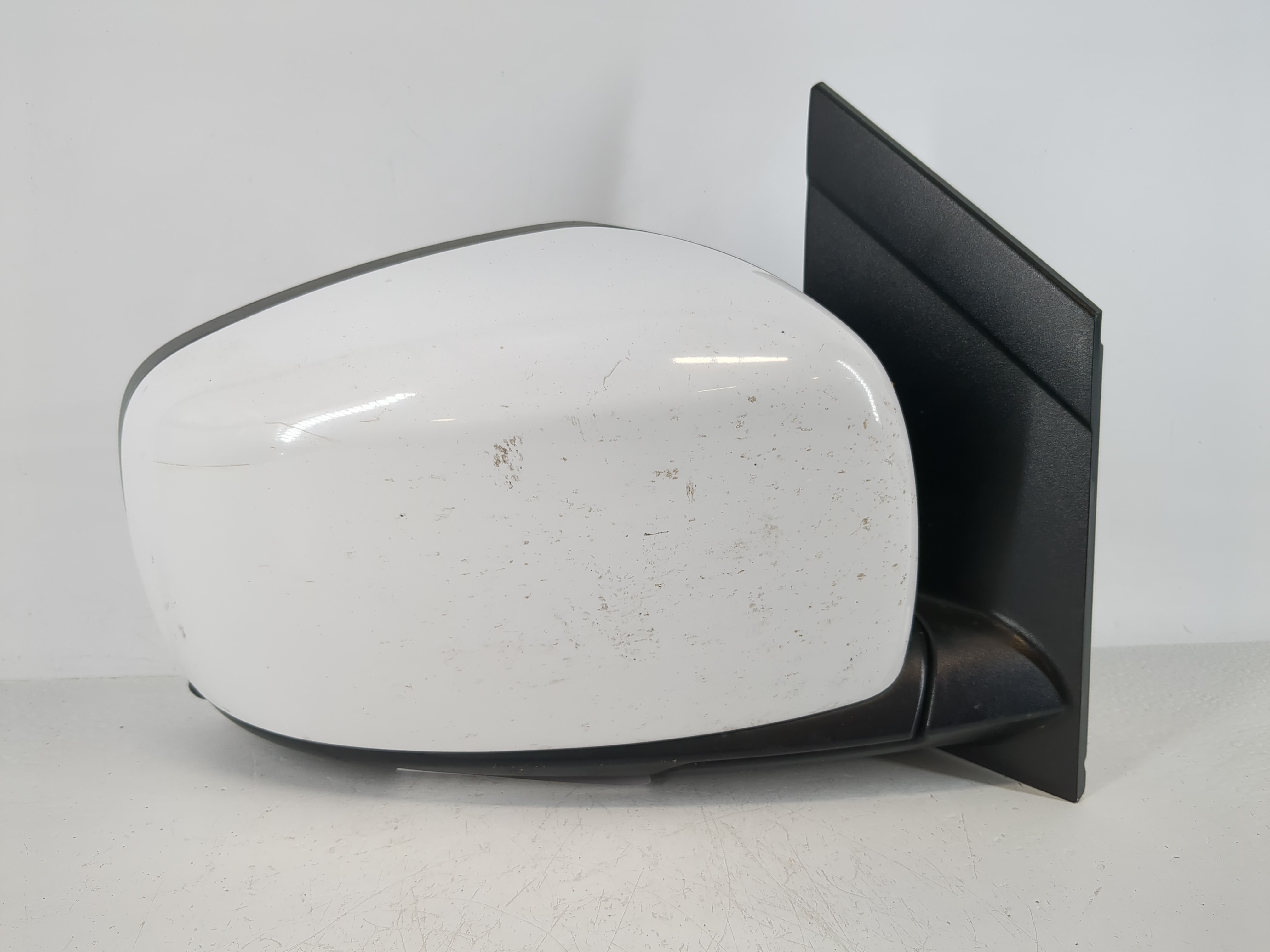 Dodge Caravan Passenger Right Side View Power Door Mirror White 1142666 - Oemusedautoparts1.com