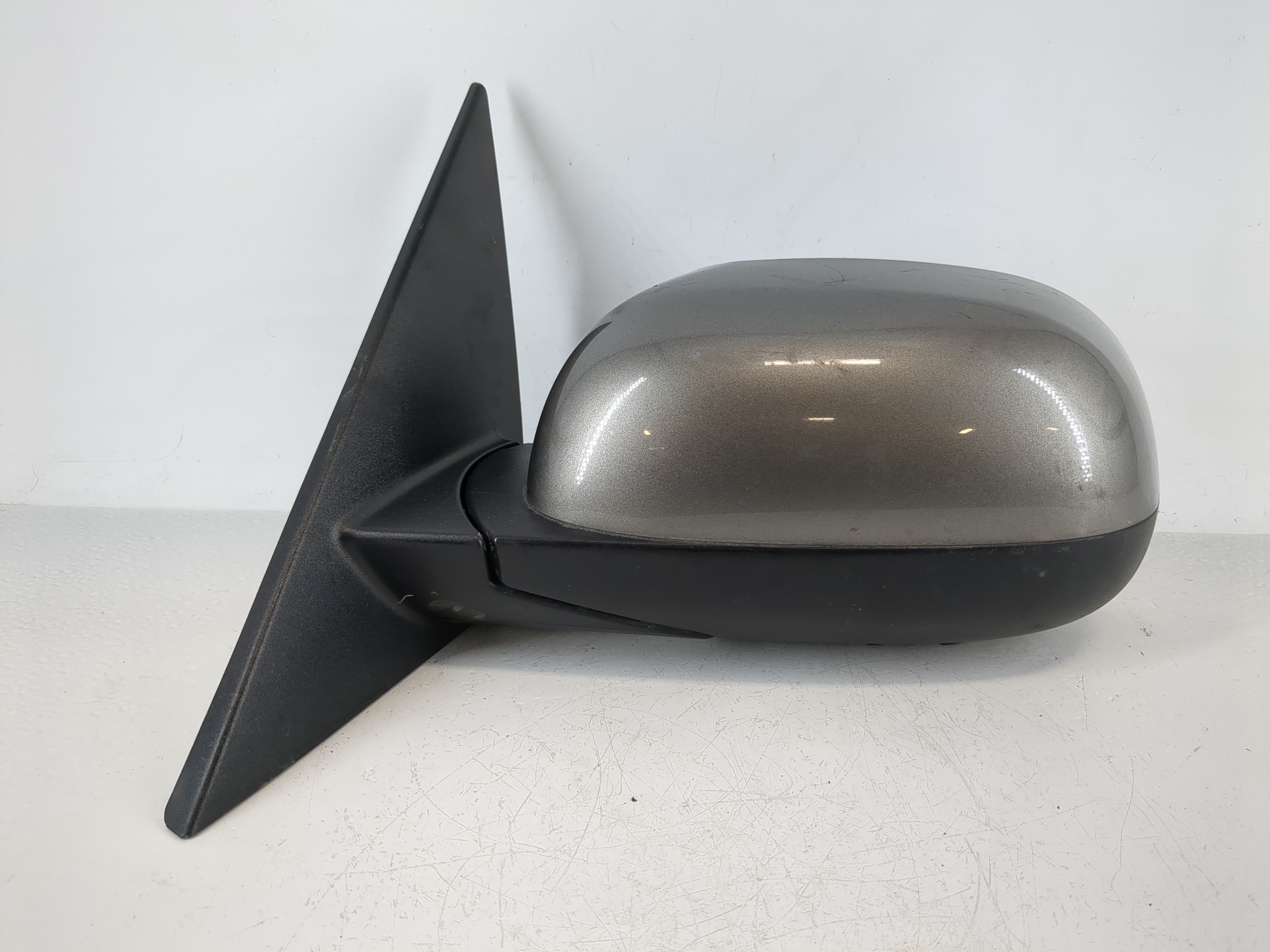 2014-2019 Kia Soul Driver Left Side View Power Door Mirror Grey 1142674 - Oemusedautoparts1.com