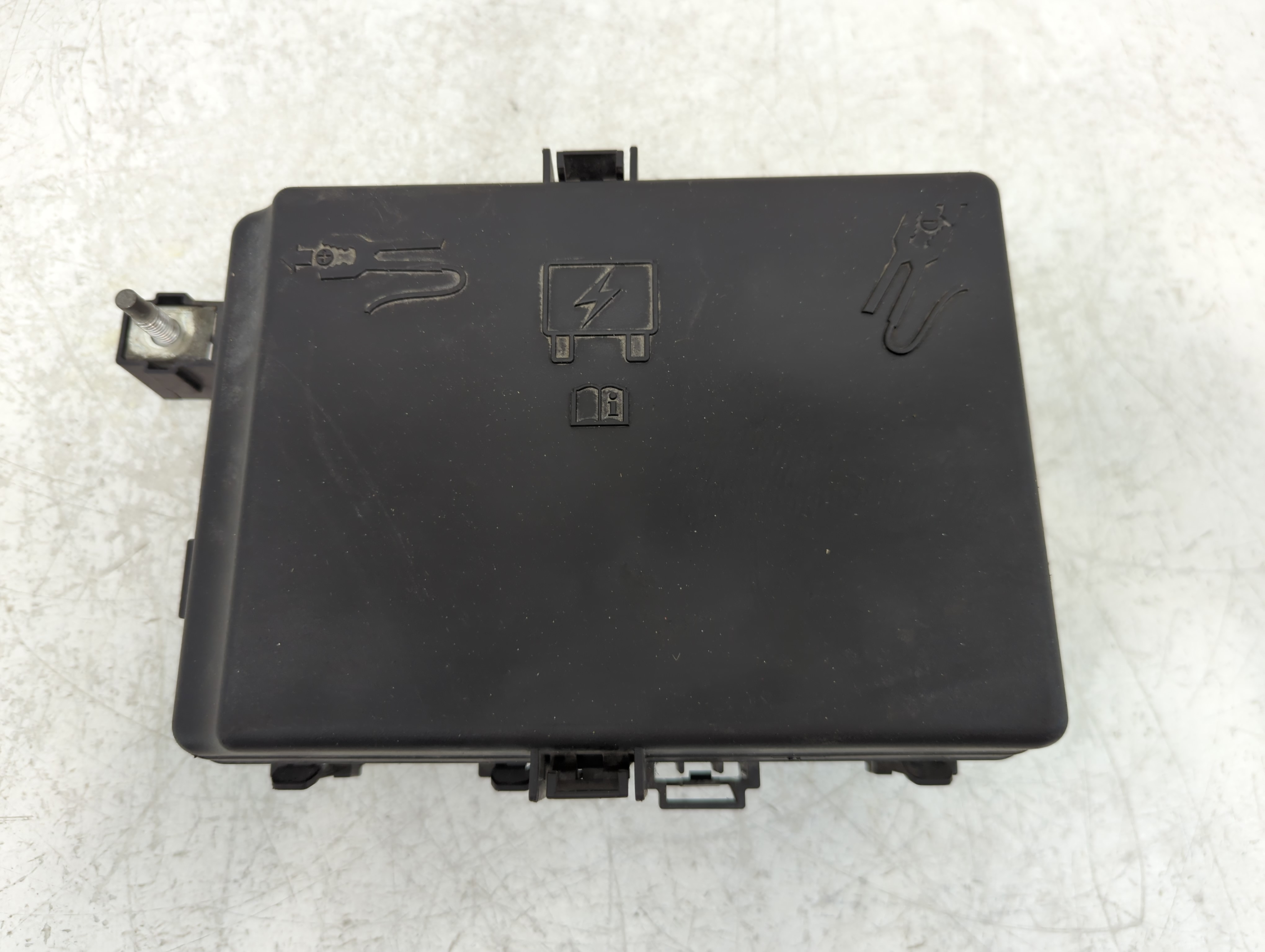 2019-2019 Chrysler 300 Fusebox Fuse Box Relay Module P68384800ac 1142819 - Oemusedautoparts1.com