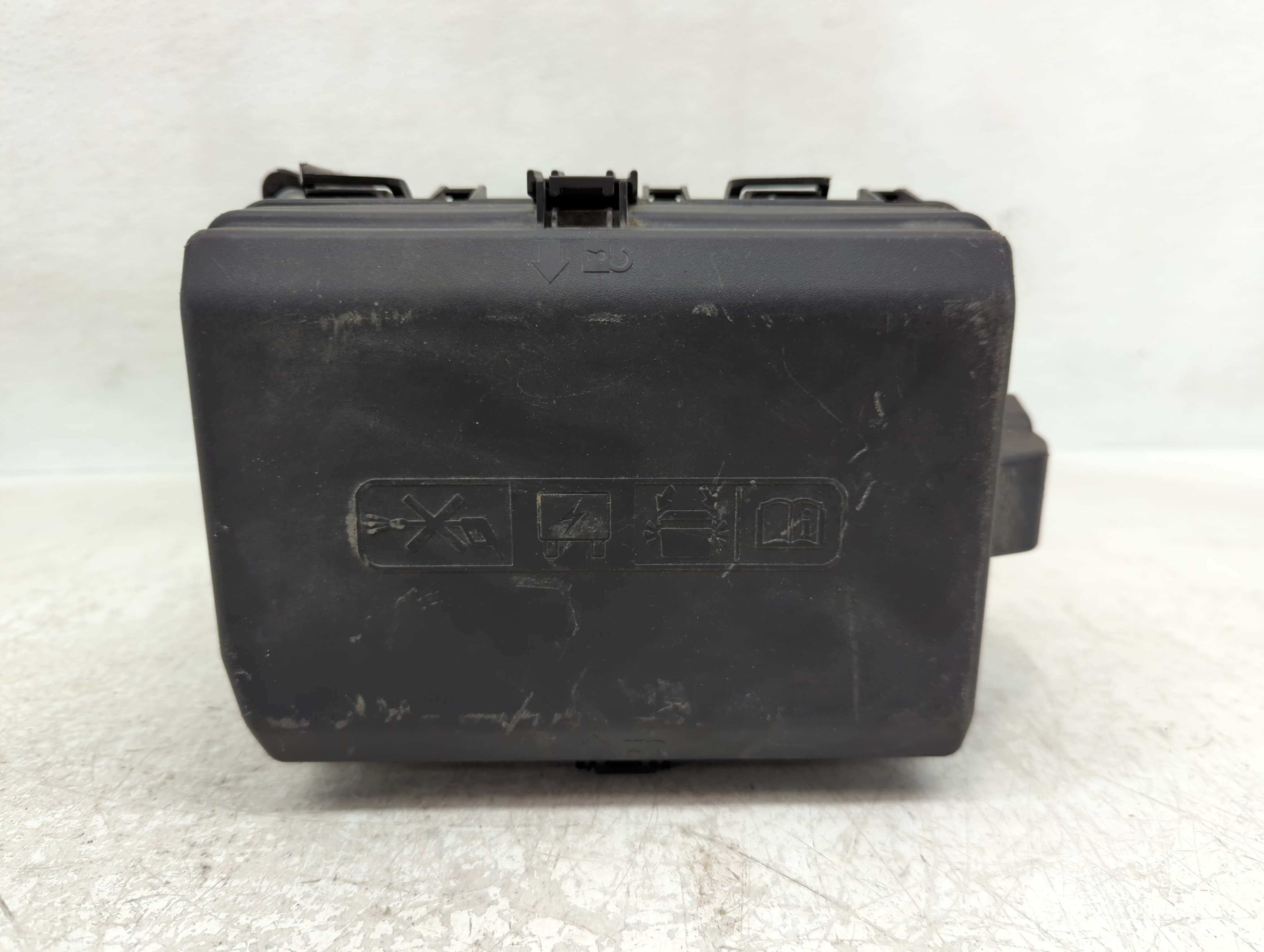 Picture of 2019-2022 Chevrolet Silverado 1500 Fusebox Fuse Box Relay Module 1142826